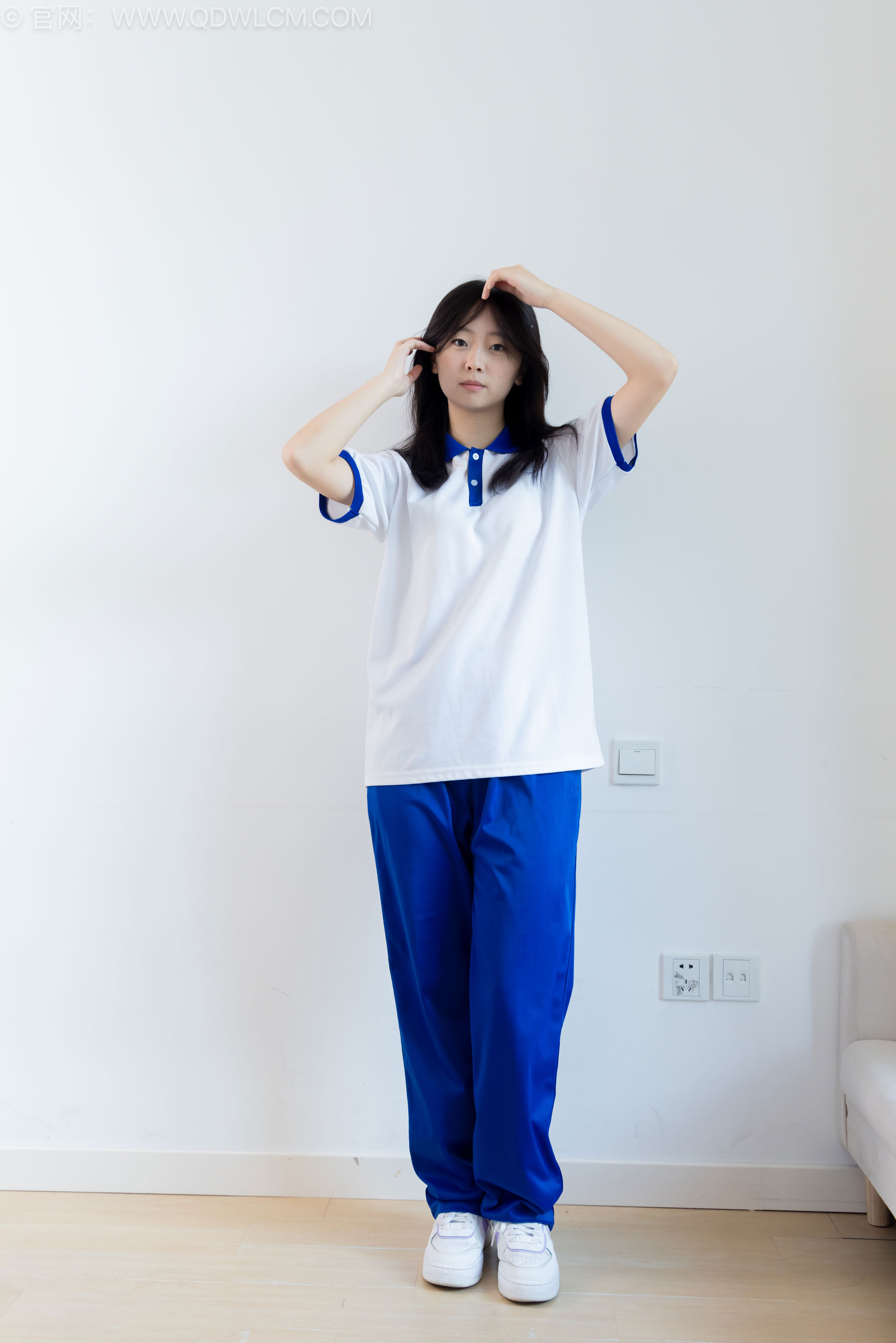 物恋传媒 No.2576 萌萌 - 板鞋、白棉袜、裸足、校服/(153P)