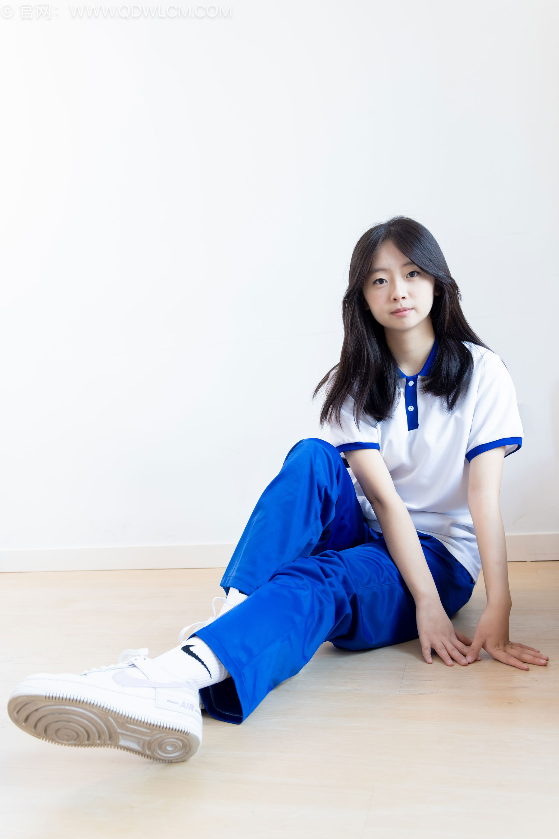 物恋传媒 No.2576 萌萌 - 板鞋、白棉袜、裸足、校服/(153P)
