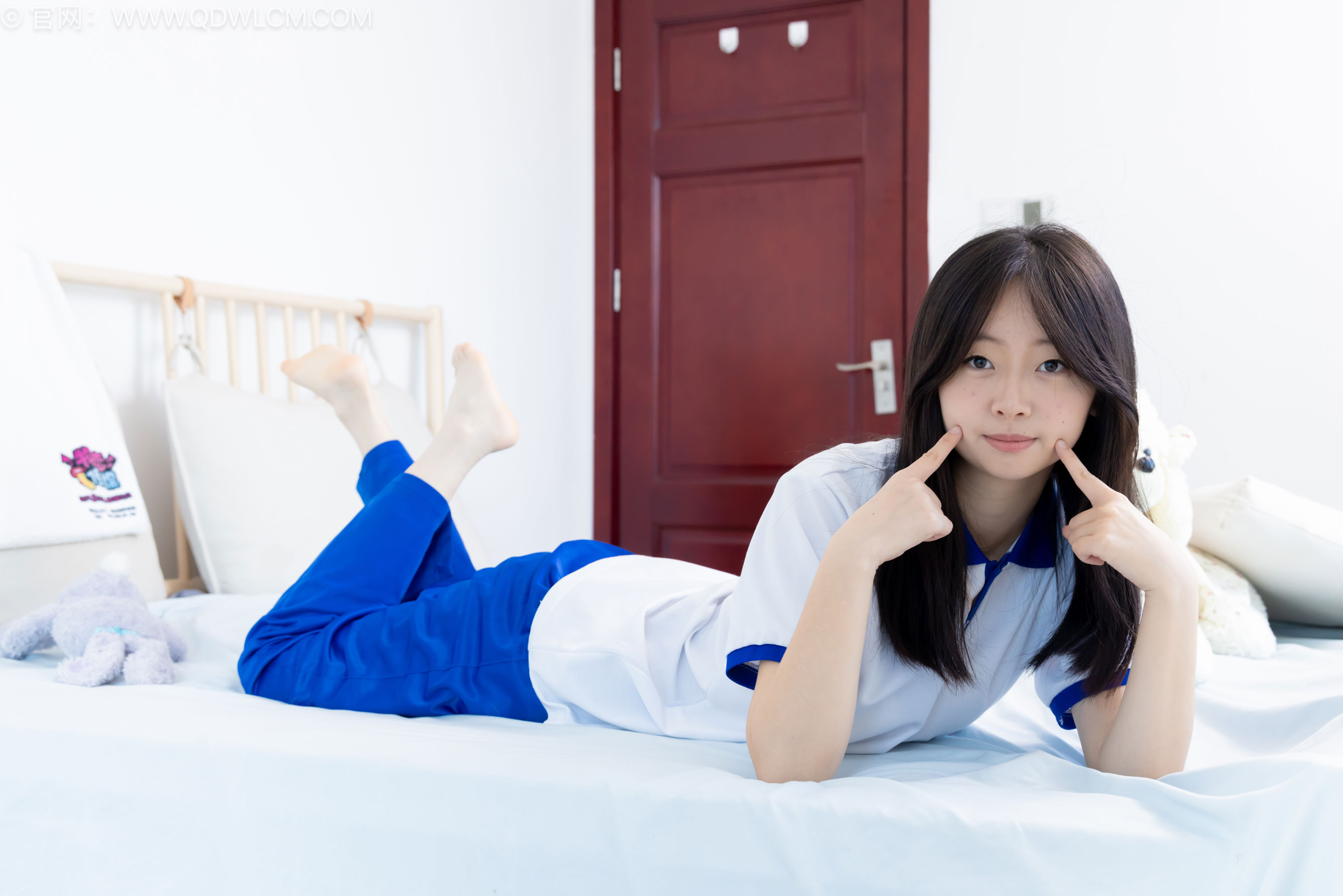 物恋传媒 No.2576 萌萌 - 板鞋、白棉袜、裸足、校服/(153P)