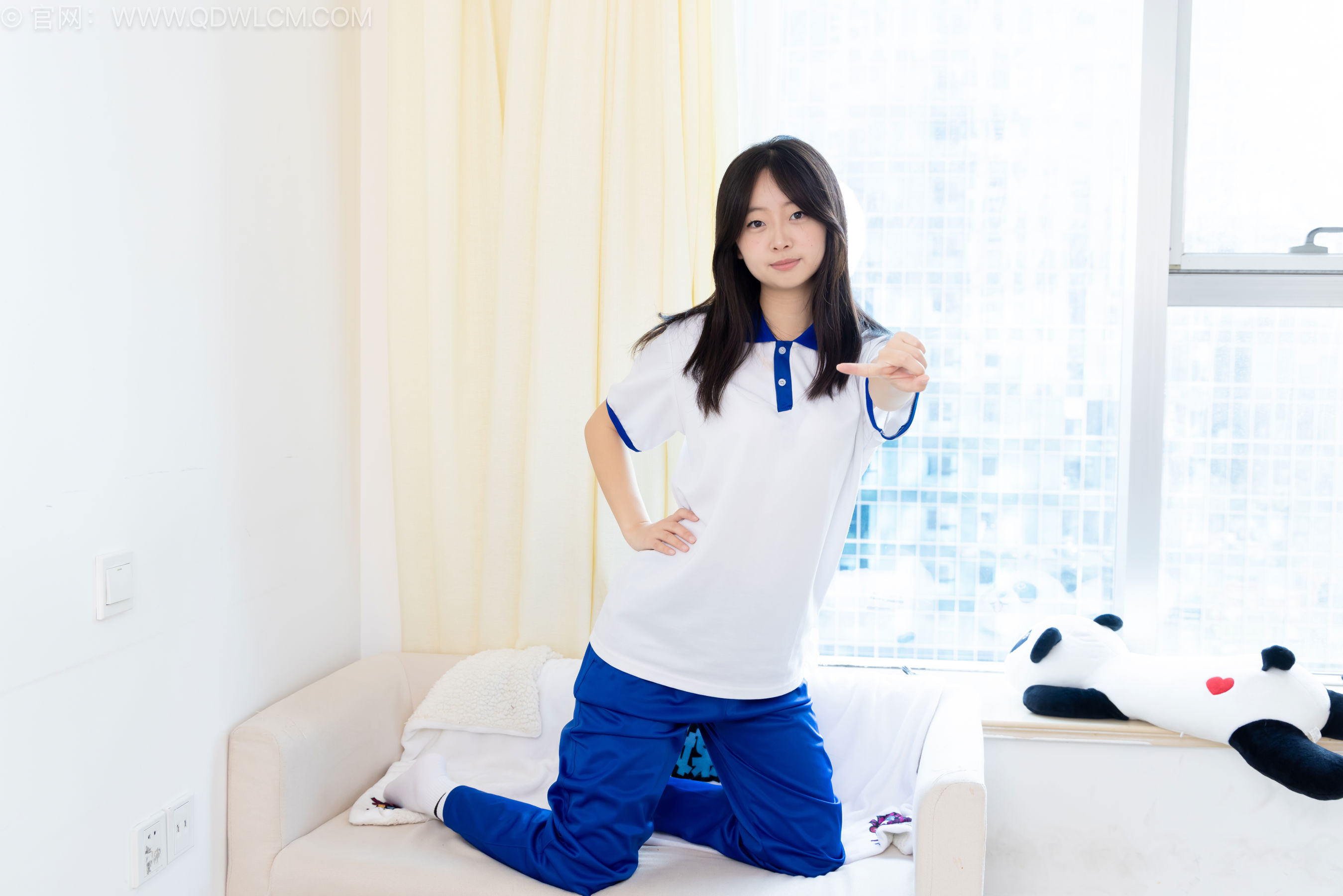 物恋传媒 No.2576 萌萌 - 板鞋、白棉袜、裸足、校服/(153P)