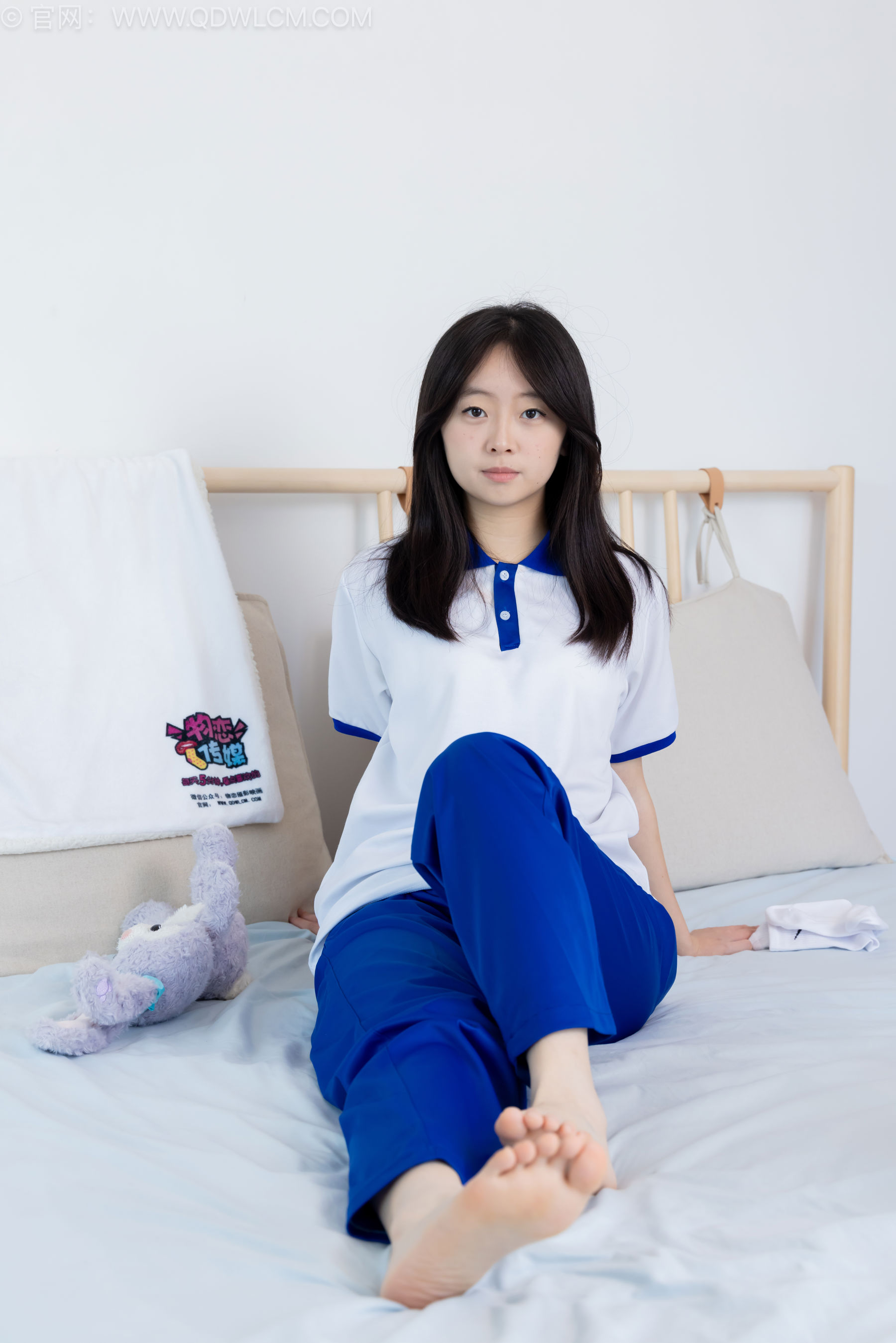 物恋传媒 No.2576 萌萌 - 板鞋、白棉袜、裸足、校服/(153P)