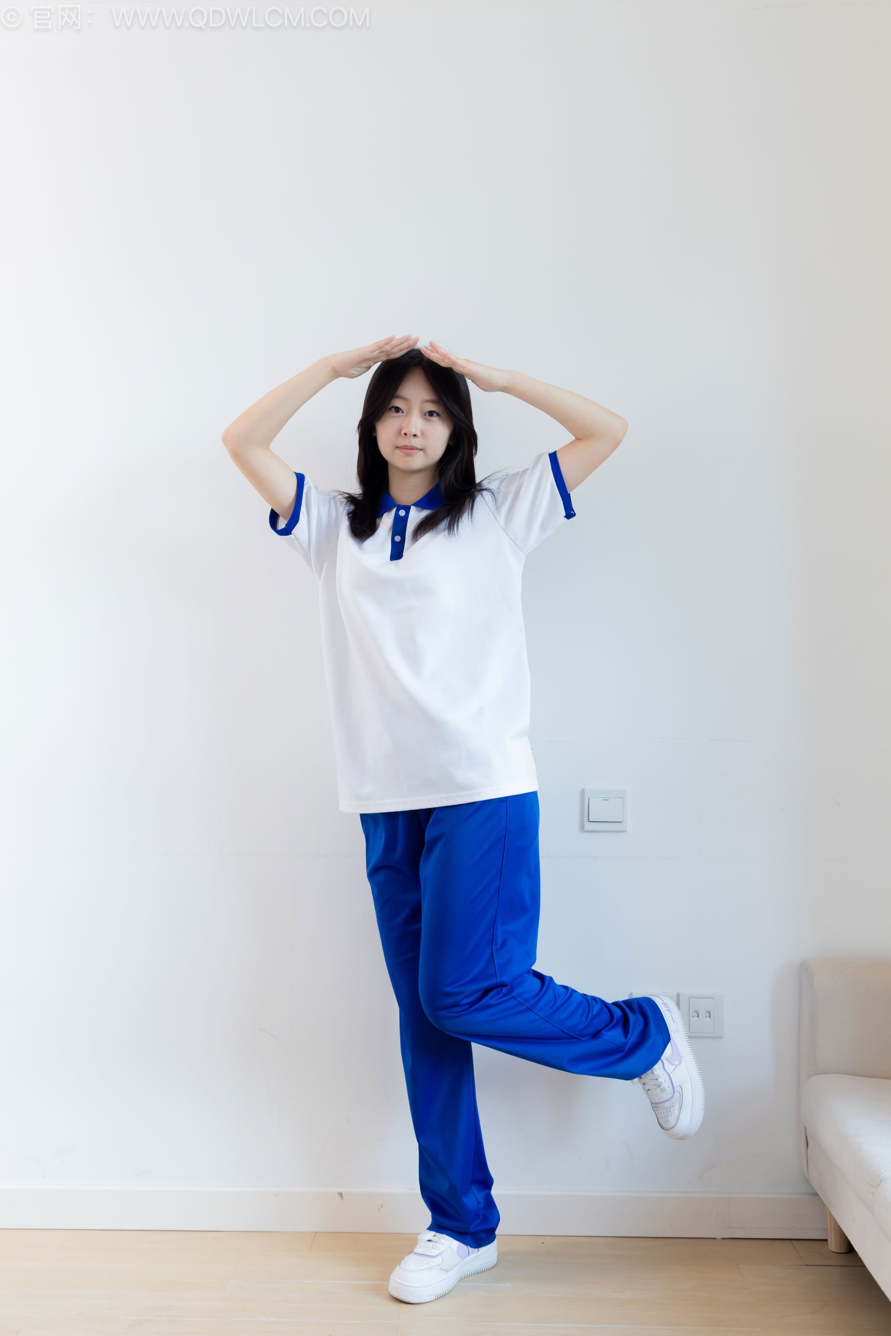 物恋传媒 No.2576 萌萌 - 板鞋、白棉袜、裸足、校服/(153P)