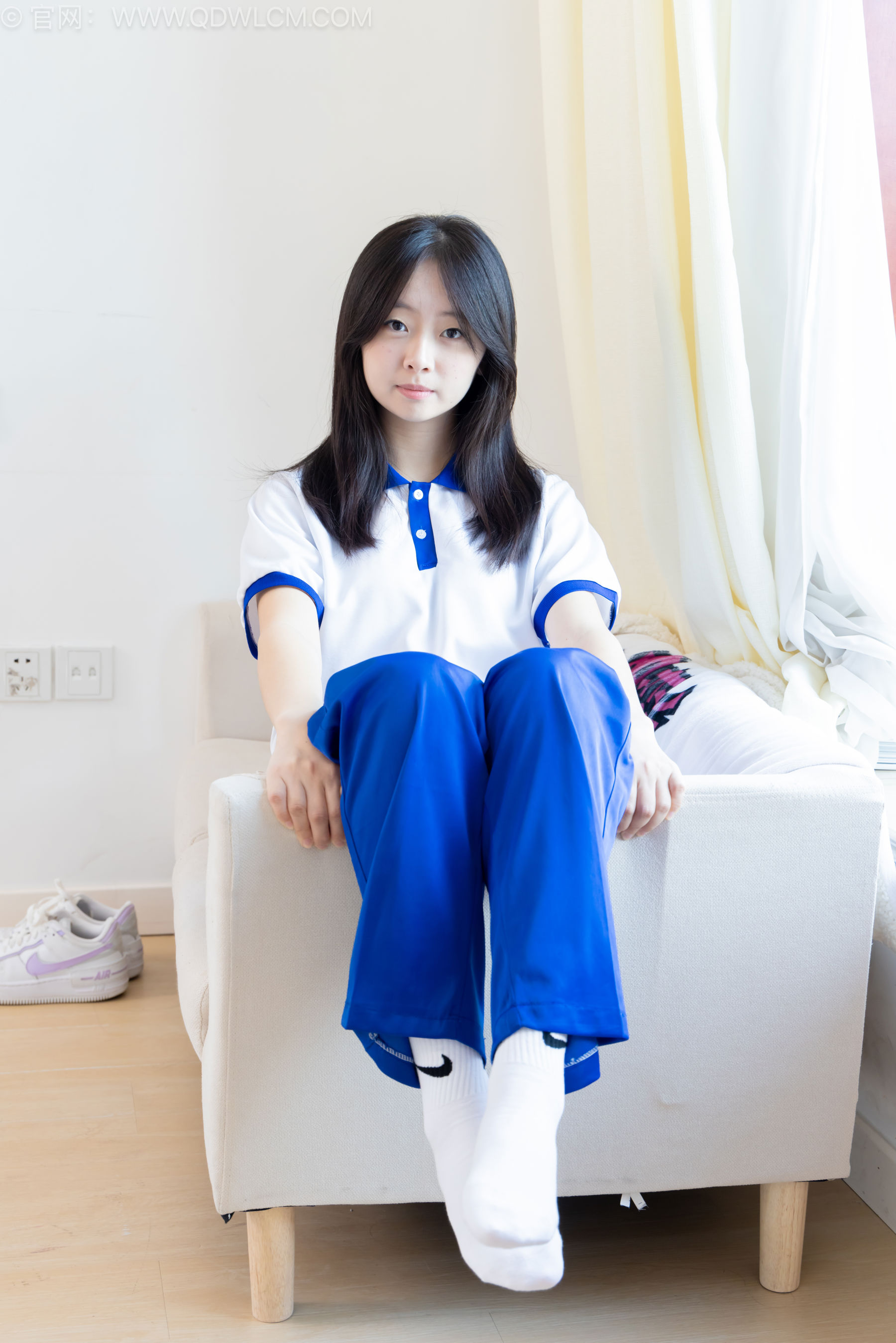 物恋传媒 No.2576 萌萌 - 板鞋、白棉袜、裸足、校服/(153P)