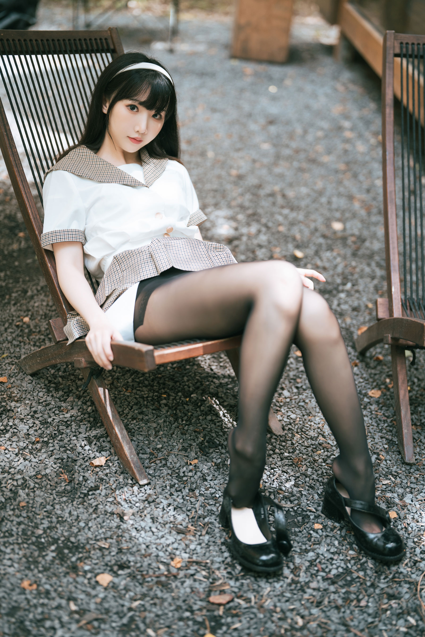 可爱人气Coser 面饼仙儿 - 黑丝露营JK/(40P)