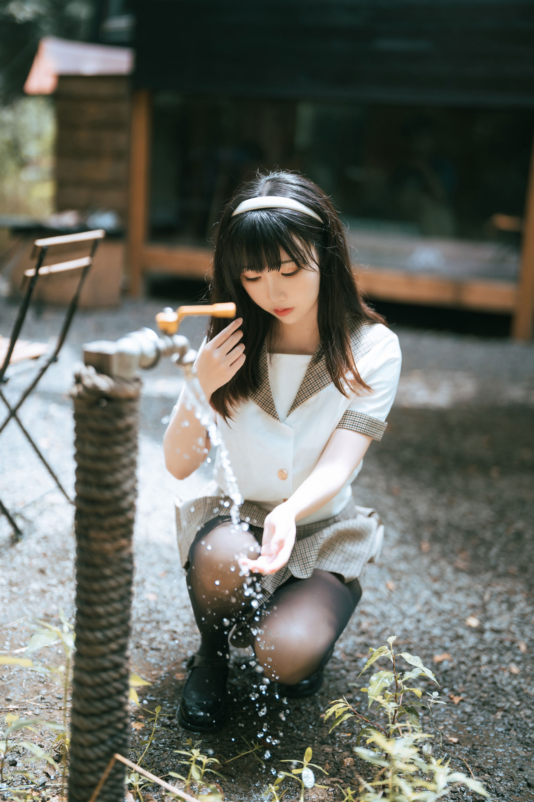 可爱人气Coser 面饼仙儿 - 黑丝露营JK/(40P)