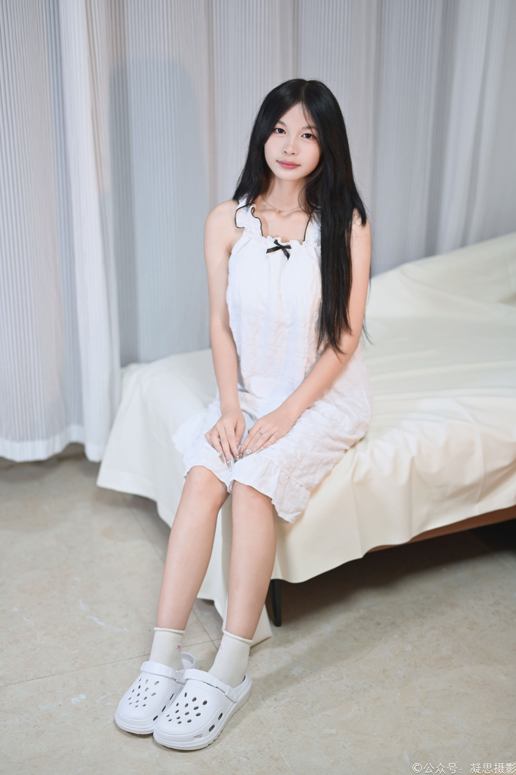 凝思摄影 No.041 沅沅 - 连衣裙、短白袜、洞洞鞋/(140P)