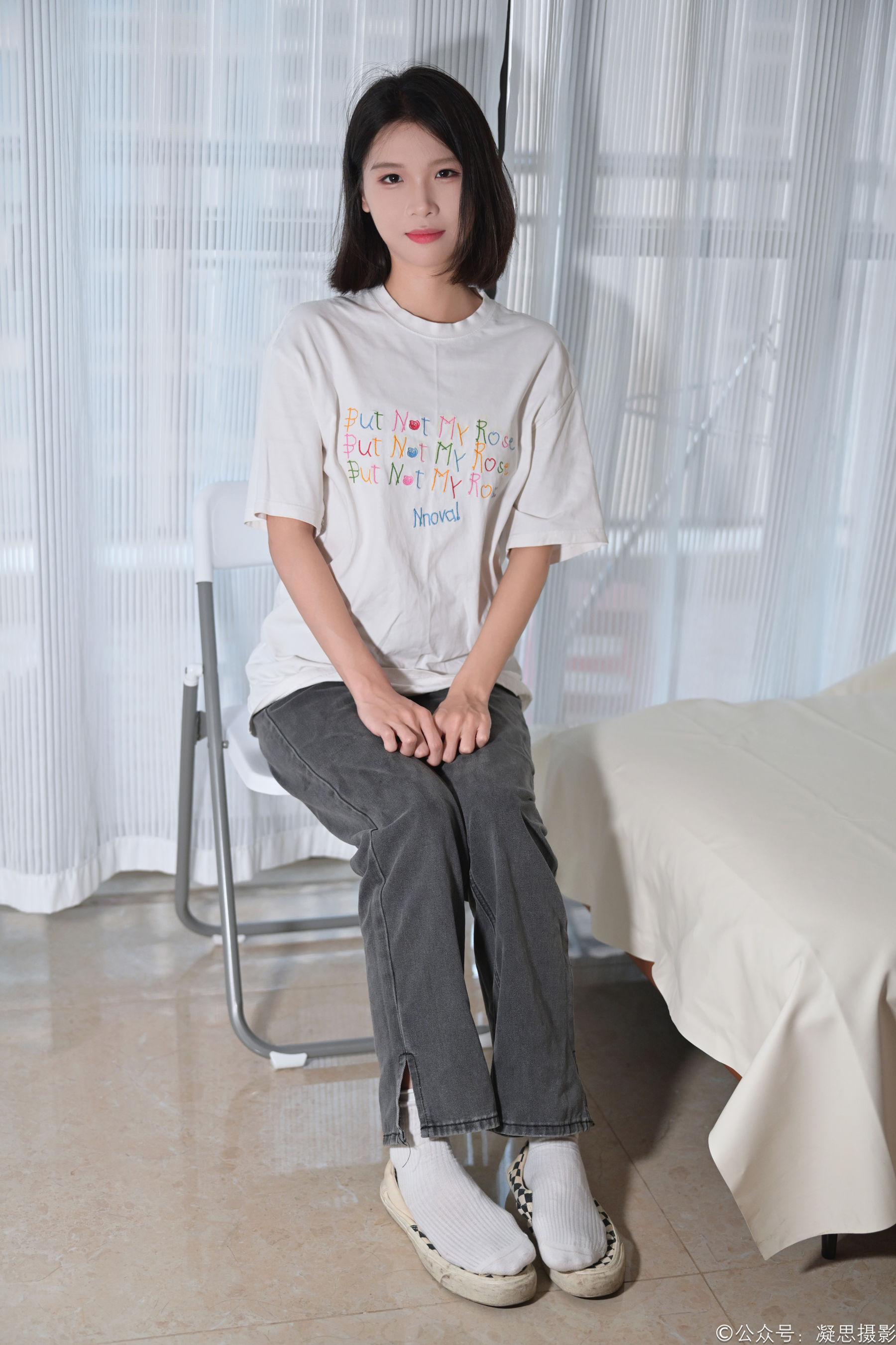 凝思摄影 No.042 小睿 - T恤、短白袜、平底鞋/(135P)