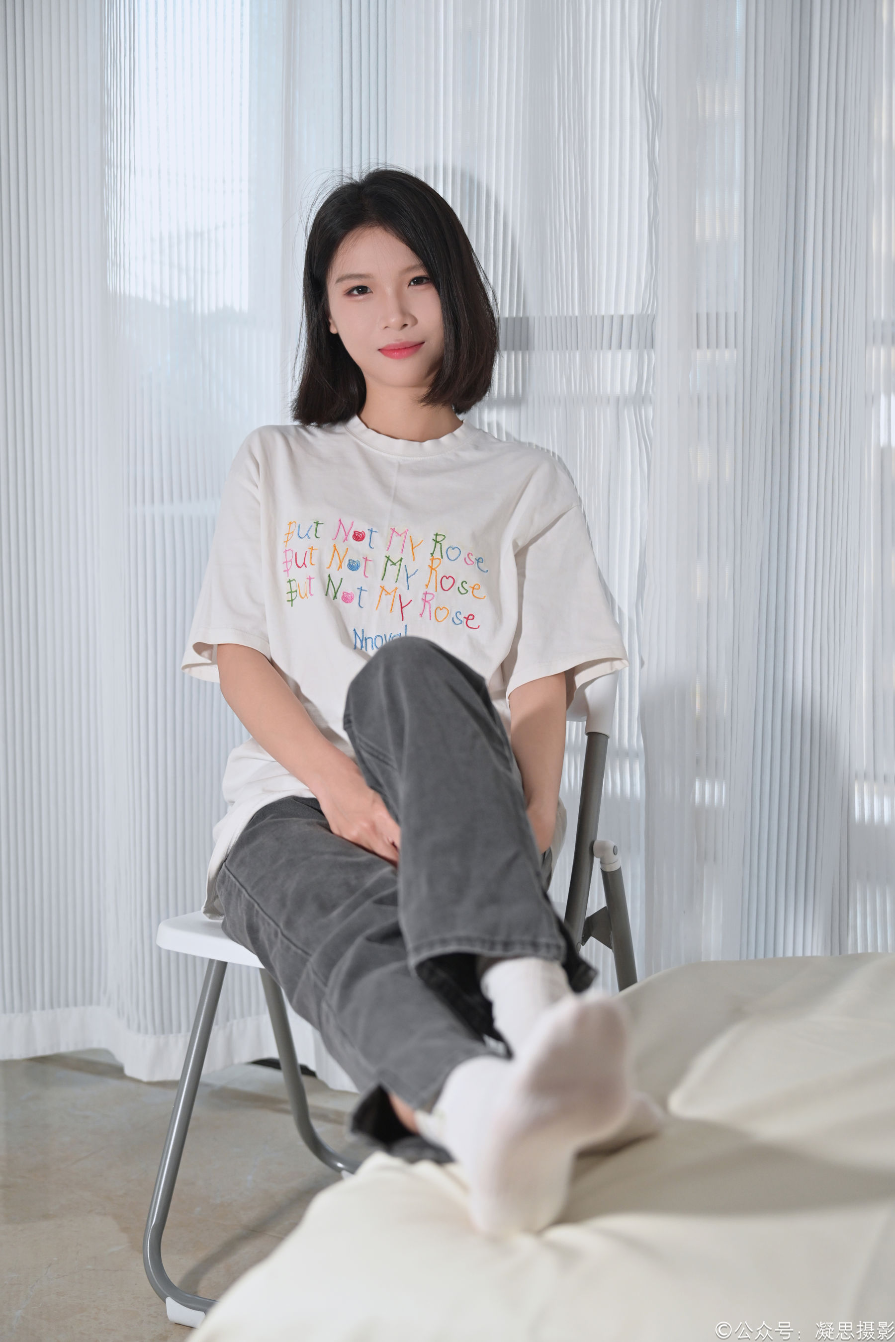 凝思摄影 No.042 小睿 - T恤、短白袜、平底鞋/(135P)