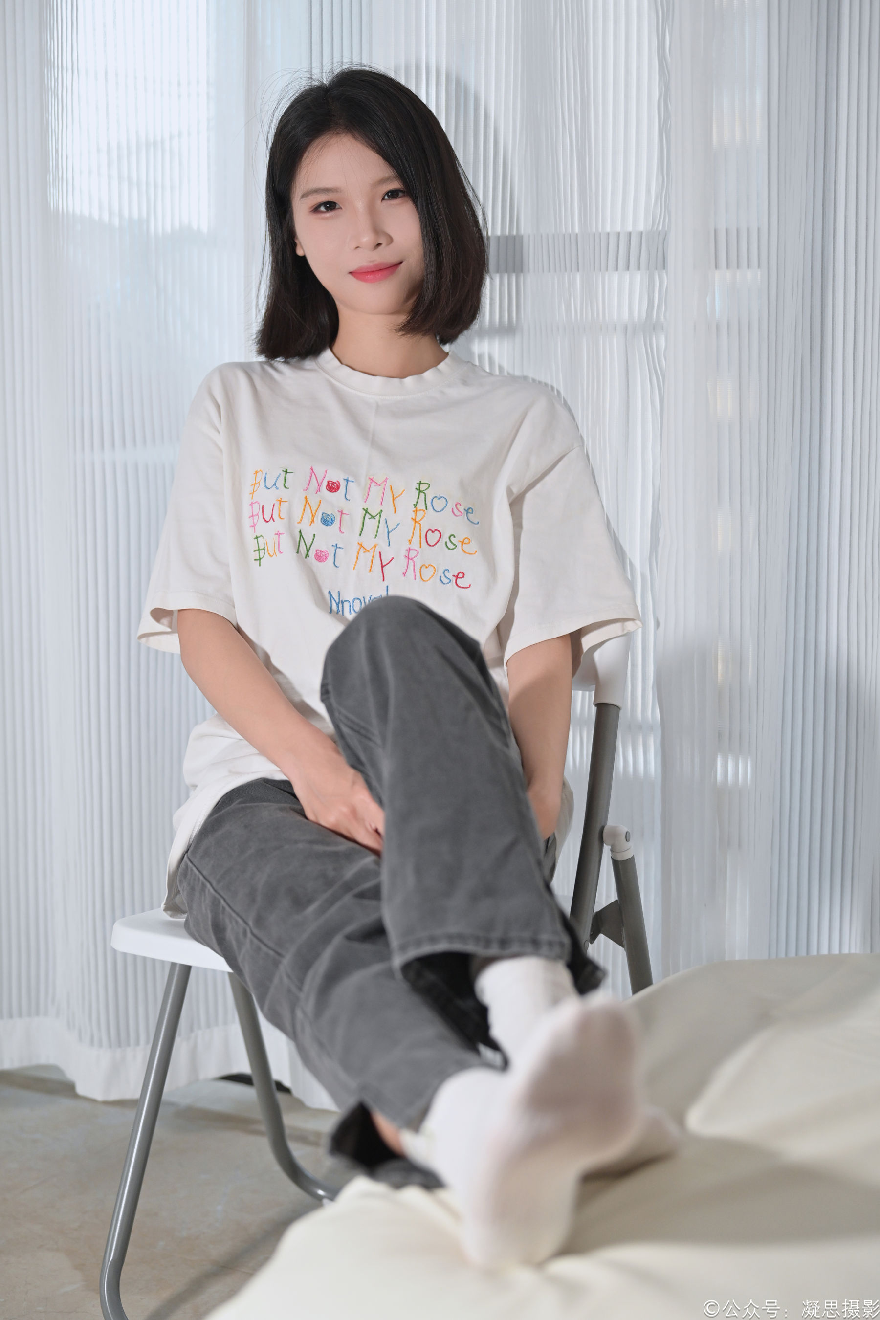 凝思摄影 No.042 小睿 - T恤、短白袜、平底鞋/(135P)