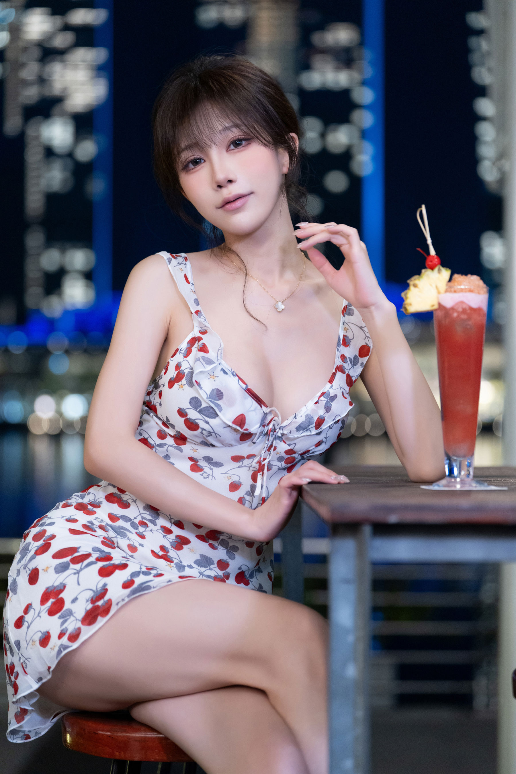 动漫博主 水淼aqua - Selfie Tier (Galbrena)/(12P)