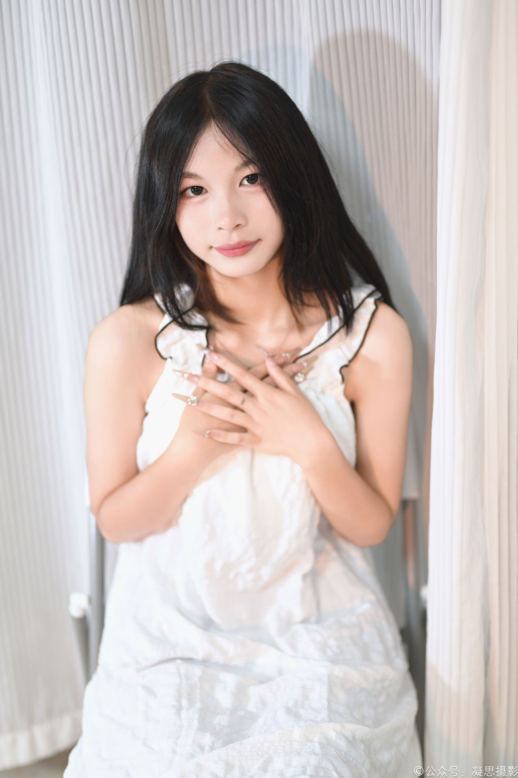 凝思摄影 No.041 沅沅 - 连衣裙、短白袜、洞洞鞋/(140P)