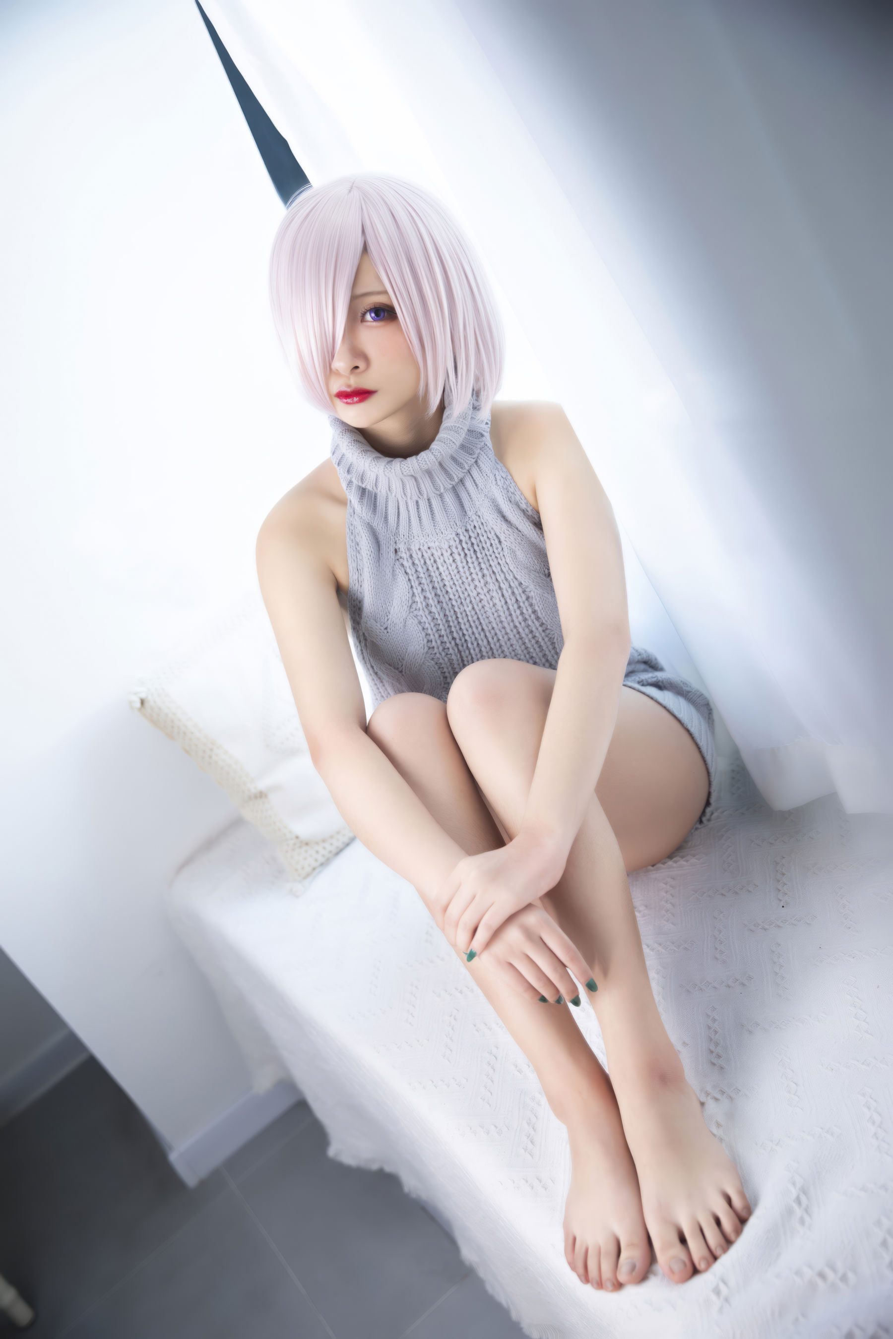 动漫博主 洛璃LoLiSAMA - 玛修露背毛衣/(23P)