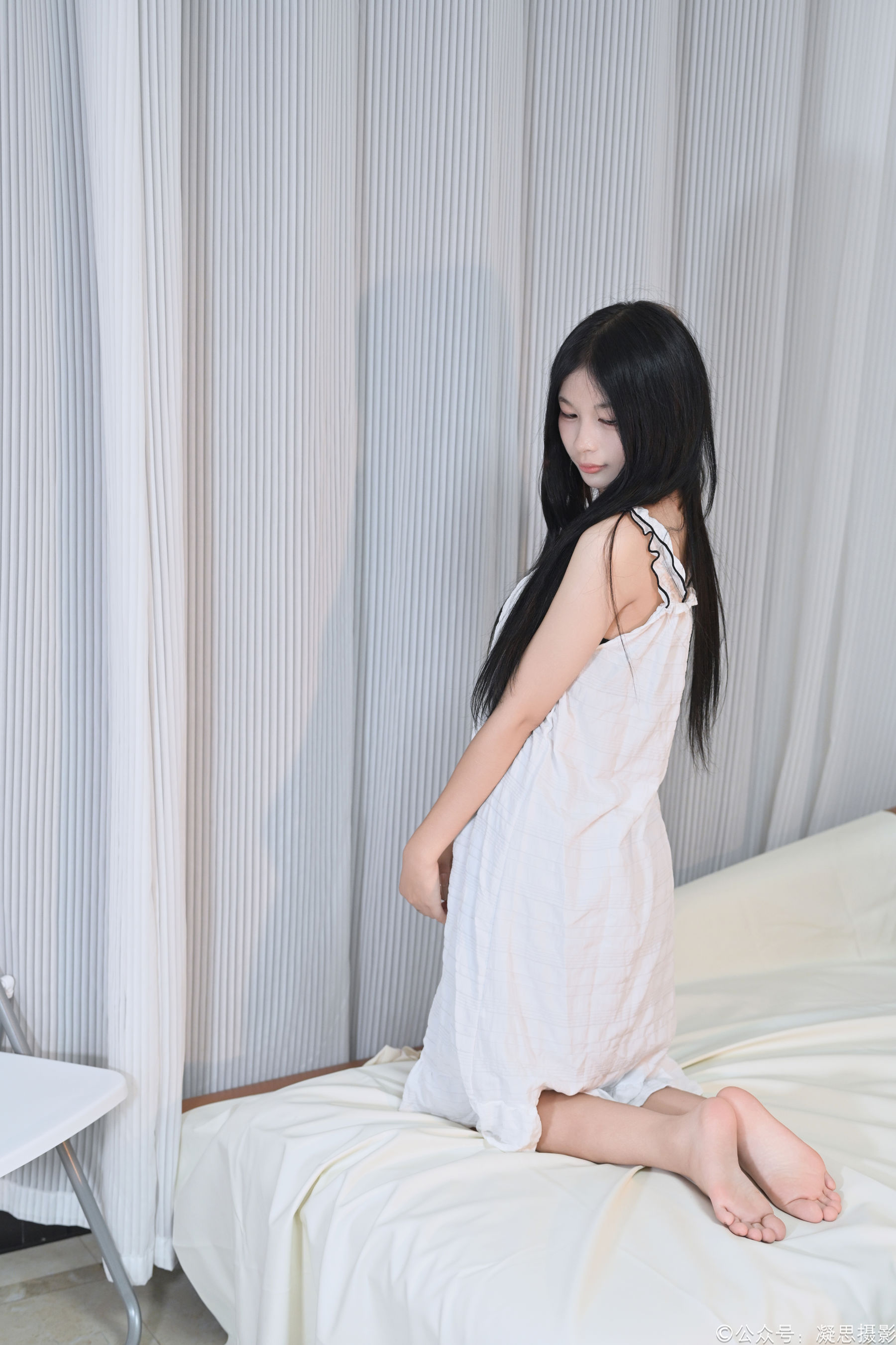 凝思摄影 No.041 沅沅 - 连衣裙、短白袜、洞洞鞋/(140P)