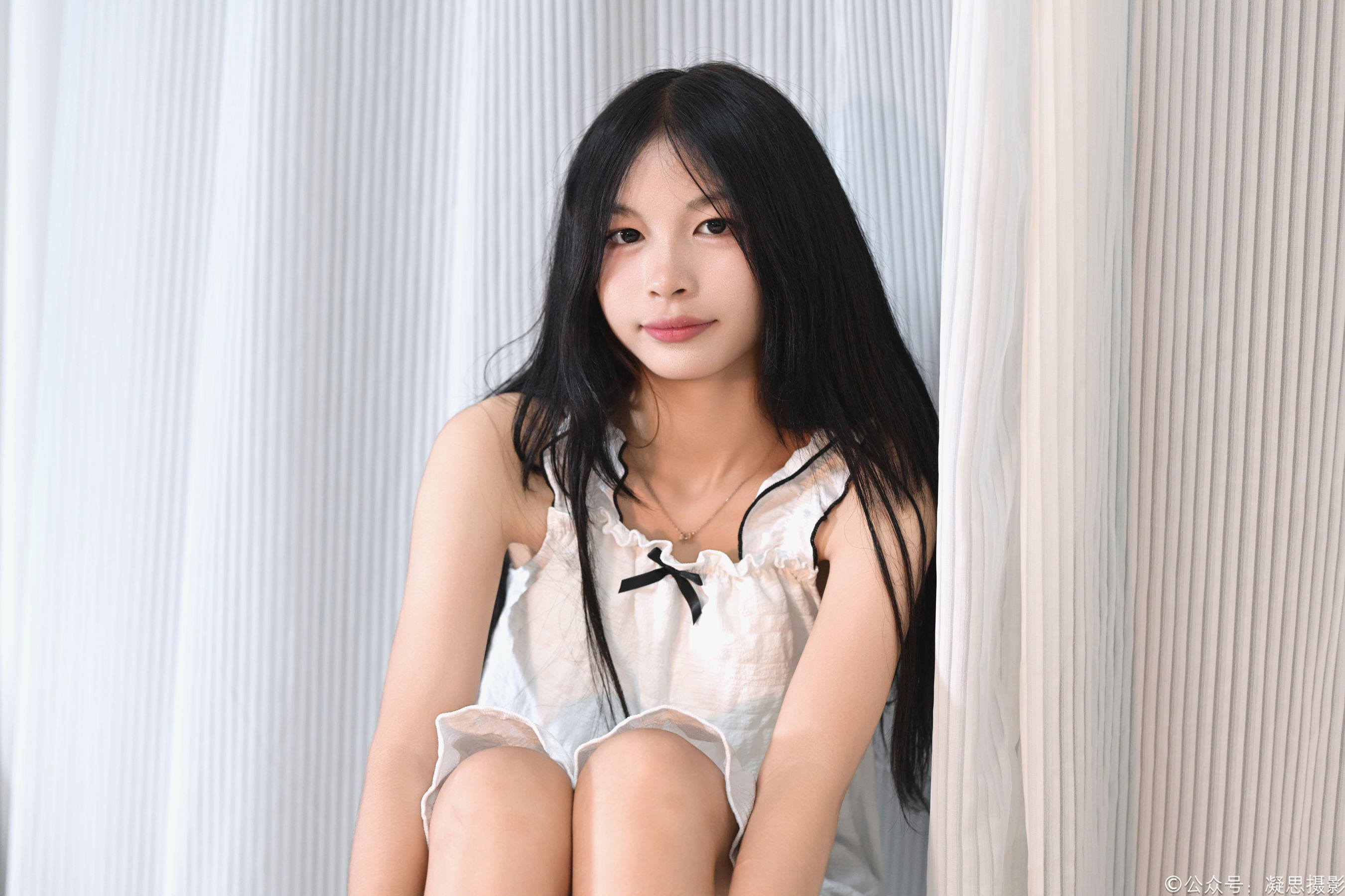 凝思摄影 No.041 沅沅 - 连衣裙、短白袜、洞洞鞋/(140P)
