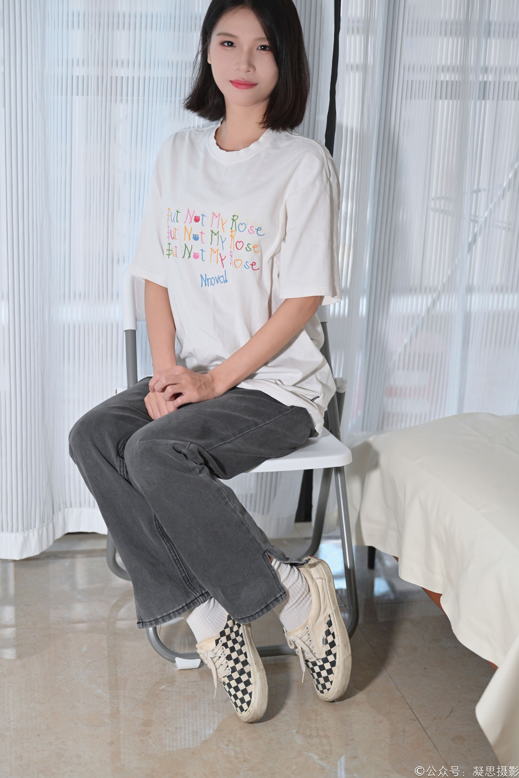 凝思摄影 No.042 小睿 - T恤、短白袜、平底鞋/(135P)