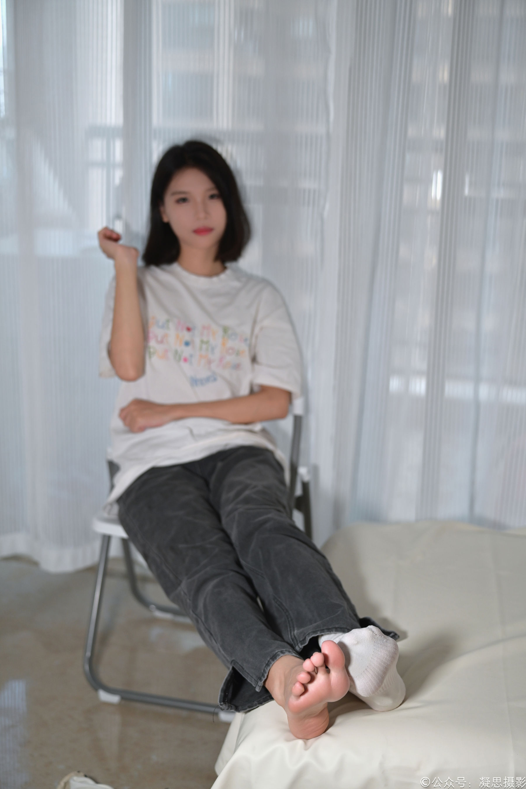 凝思摄影 No.042 小睿 - T恤、短白袜、平底鞋/(135P)