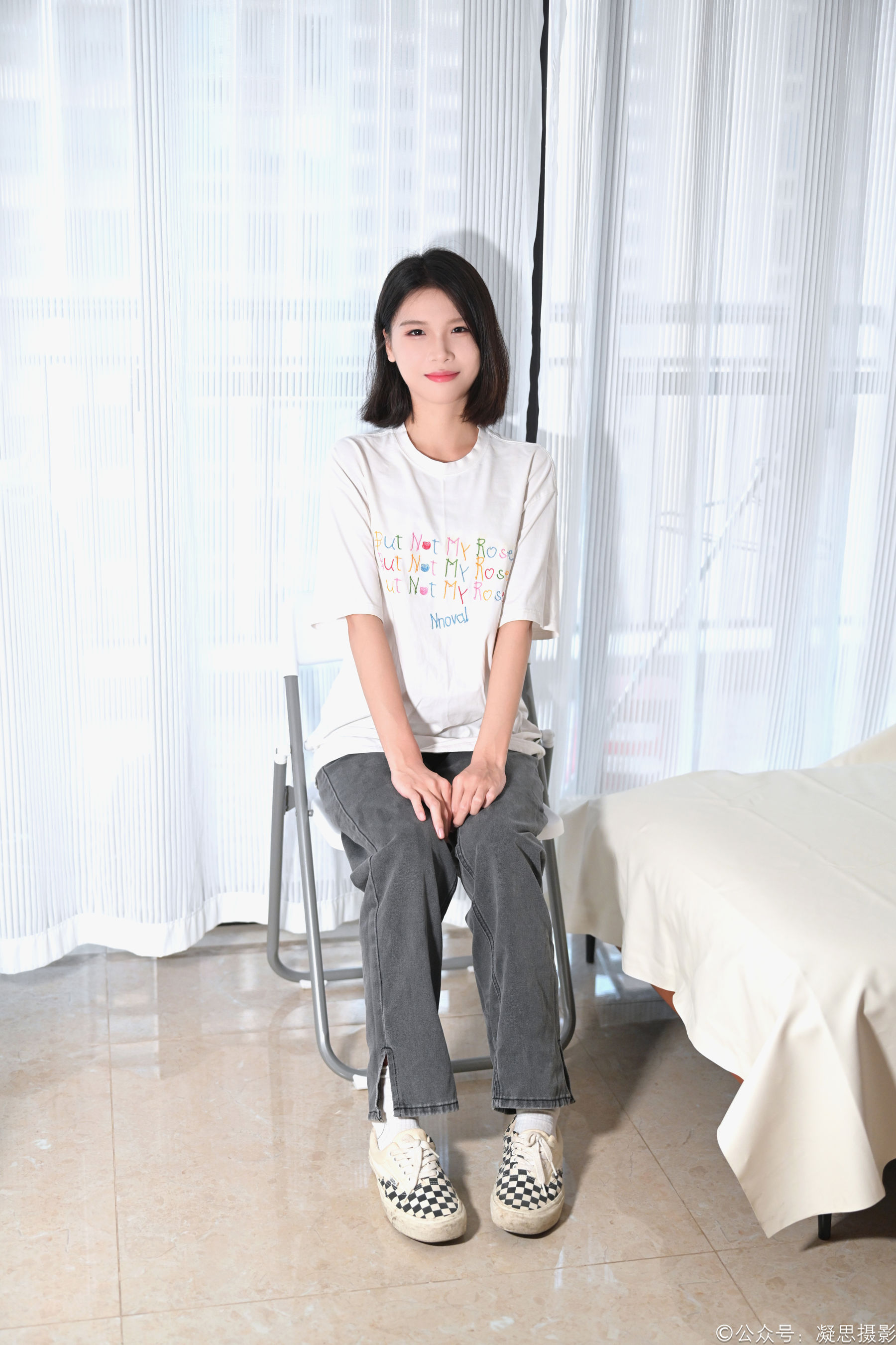 凝思摄影 No.042 小睿 - T恤、短白袜、平底鞋/(135P)