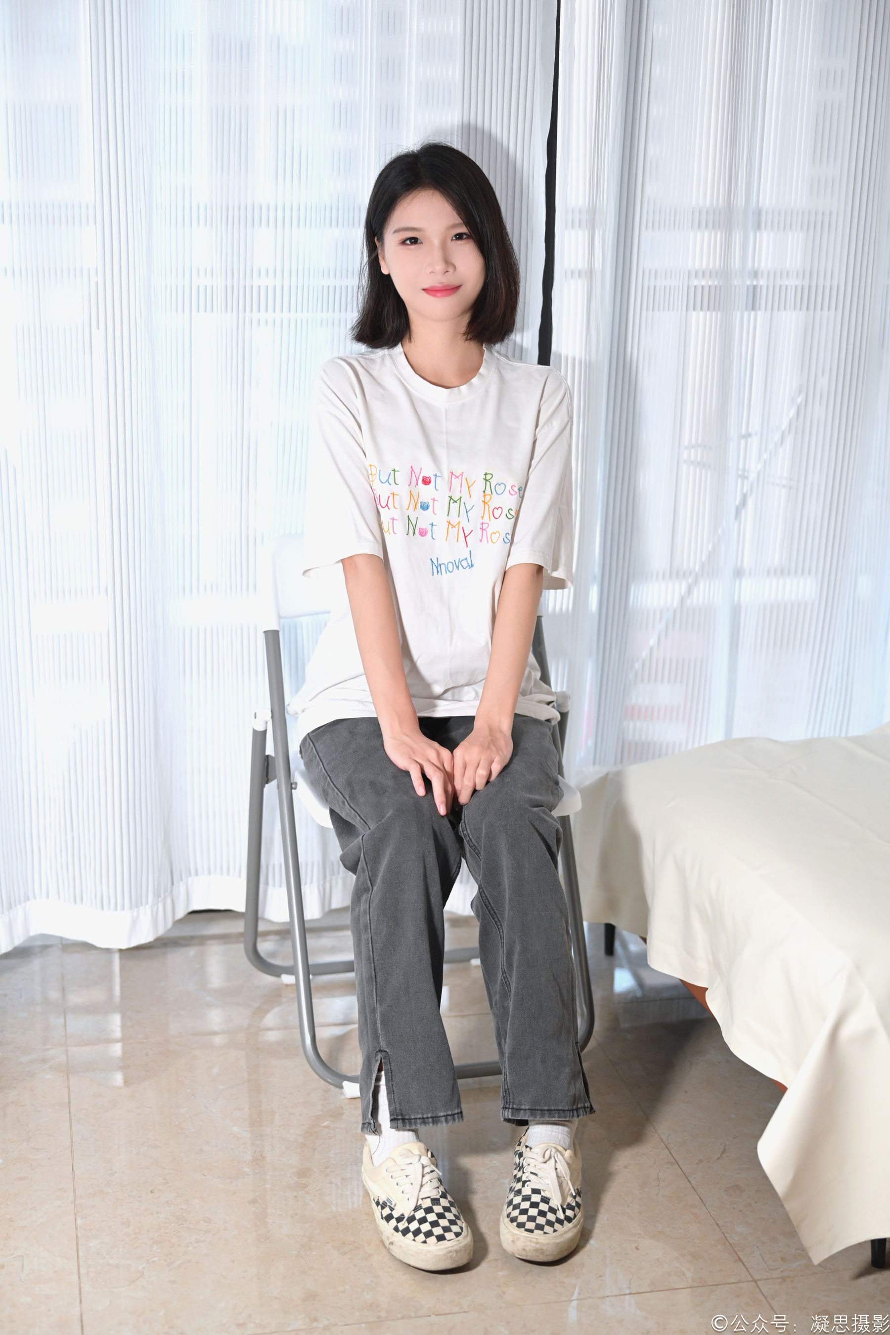凝思摄影 No.042 小睿 - T恤、短白袜、平底鞋/(135P)