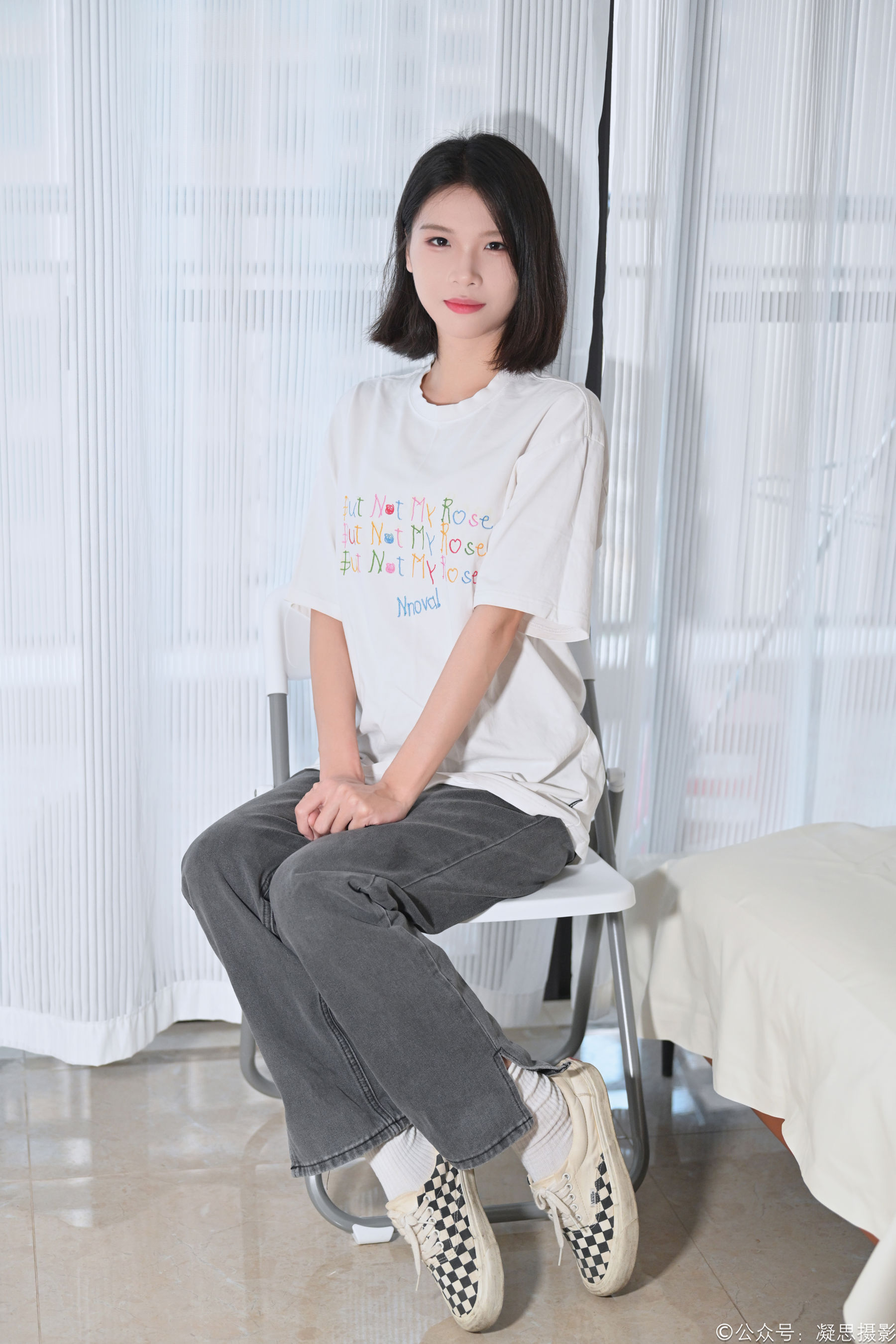 凝思摄影 No.042 小睿 - T恤、短白袜、平底鞋/(135P)