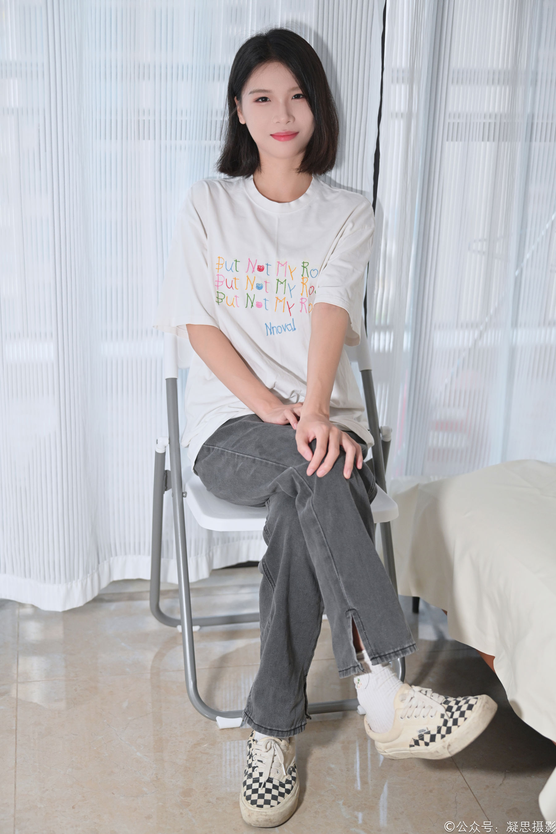 凝思摄影 No.042 小睿 - T恤、短白袜、平底鞋/(135P)