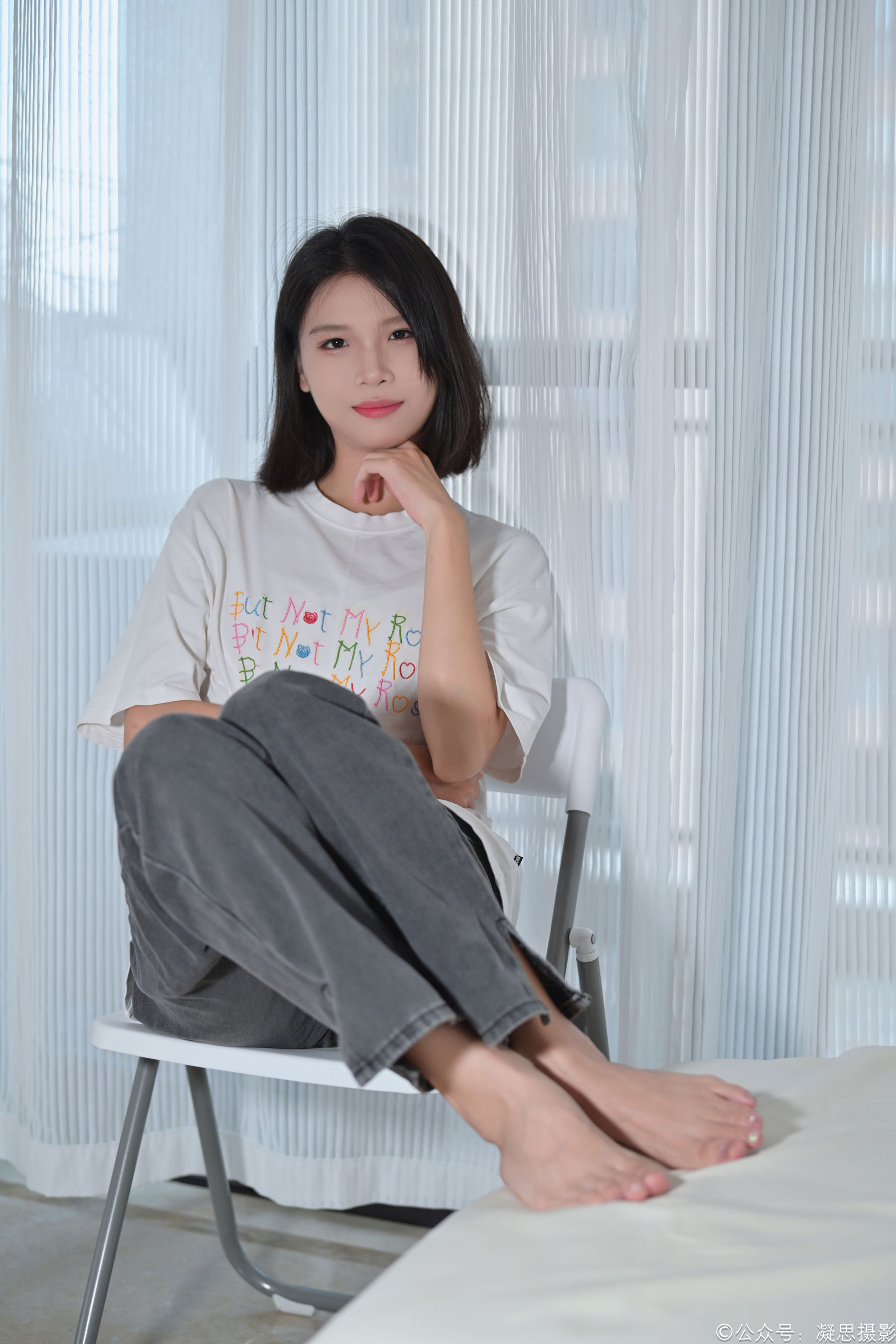 凝思摄影 No.042 小睿 - T恤、短白袜、平底鞋/(135P)