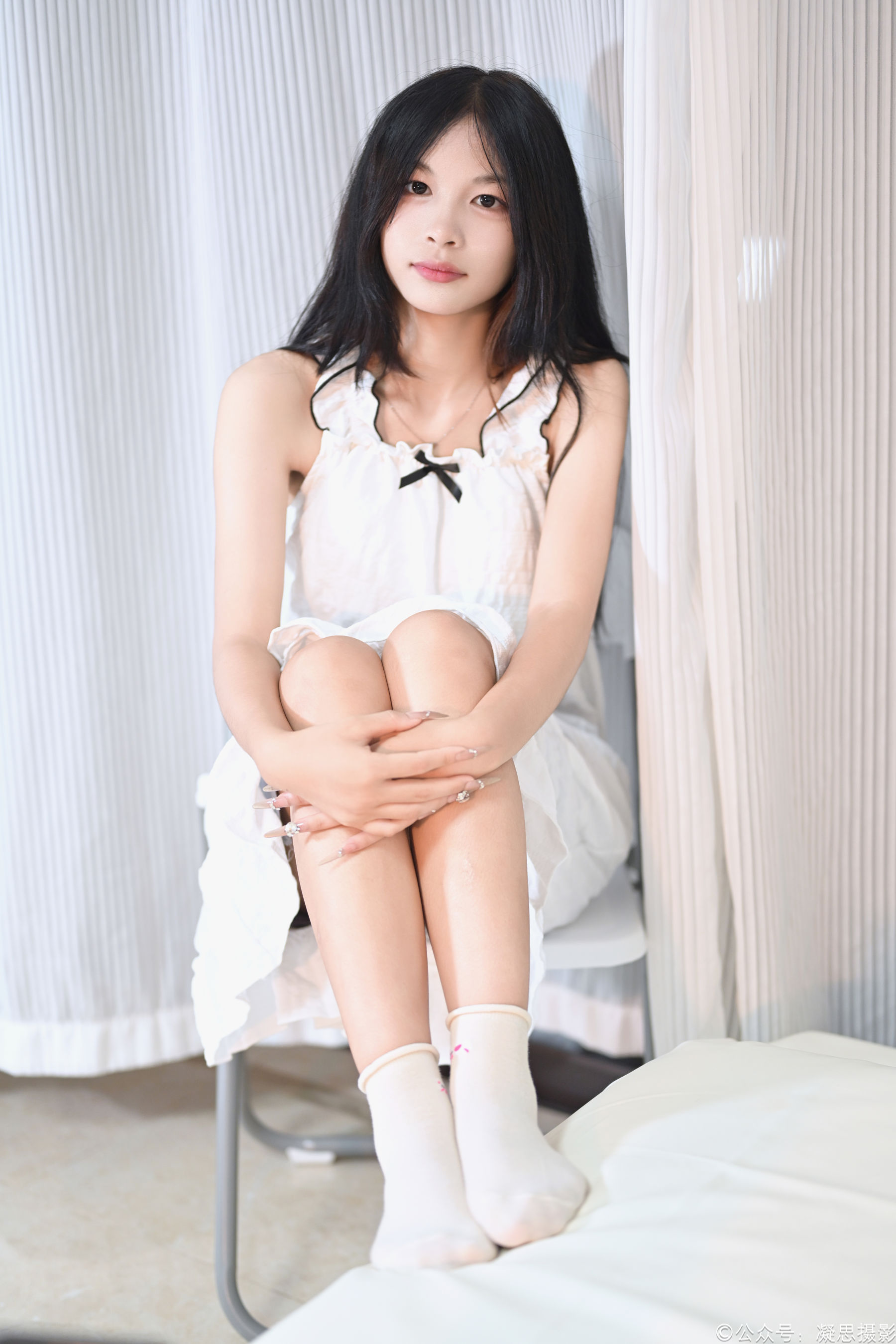 凝思摄影 No.041 沅沅 - 连衣裙、短白袜、洞洞鞋/(140P)