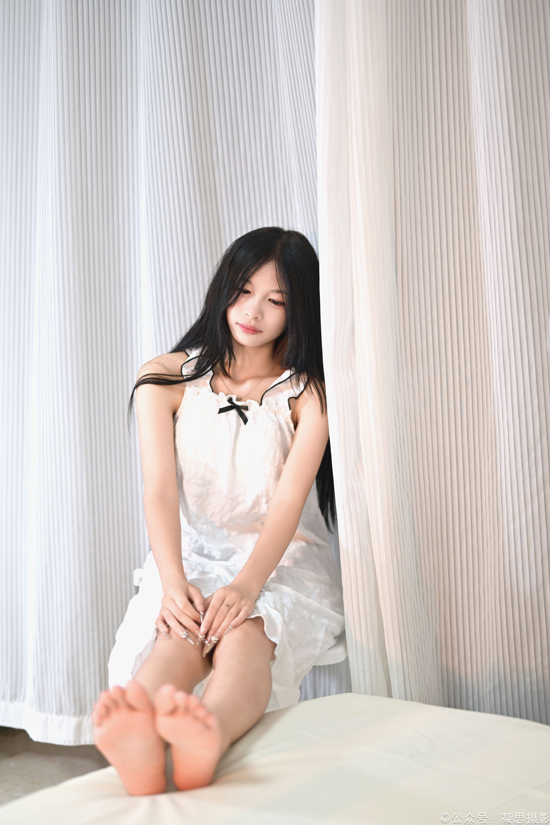 凝思摄影 No.041 沅沅 - 连衣裙、短白袜、洞洞鞋/(140P)