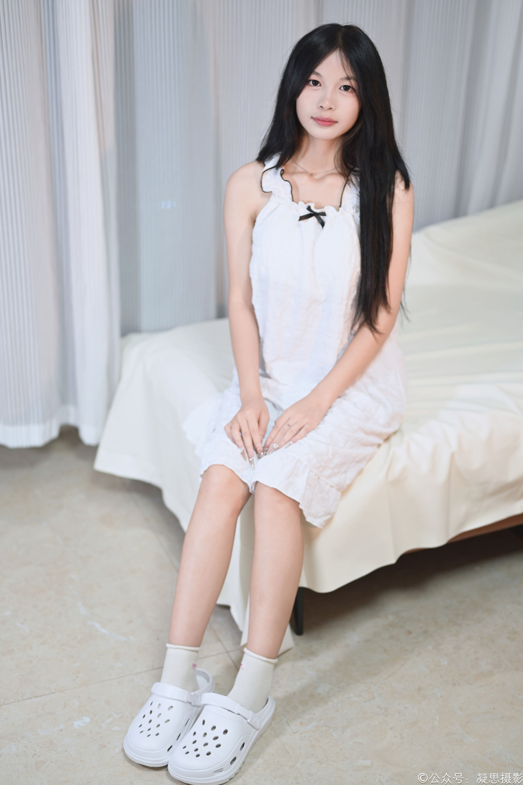 凝思摄影 No.041 沅沅 - 连衣裙、短白袜、洞洞鞋/(140P)