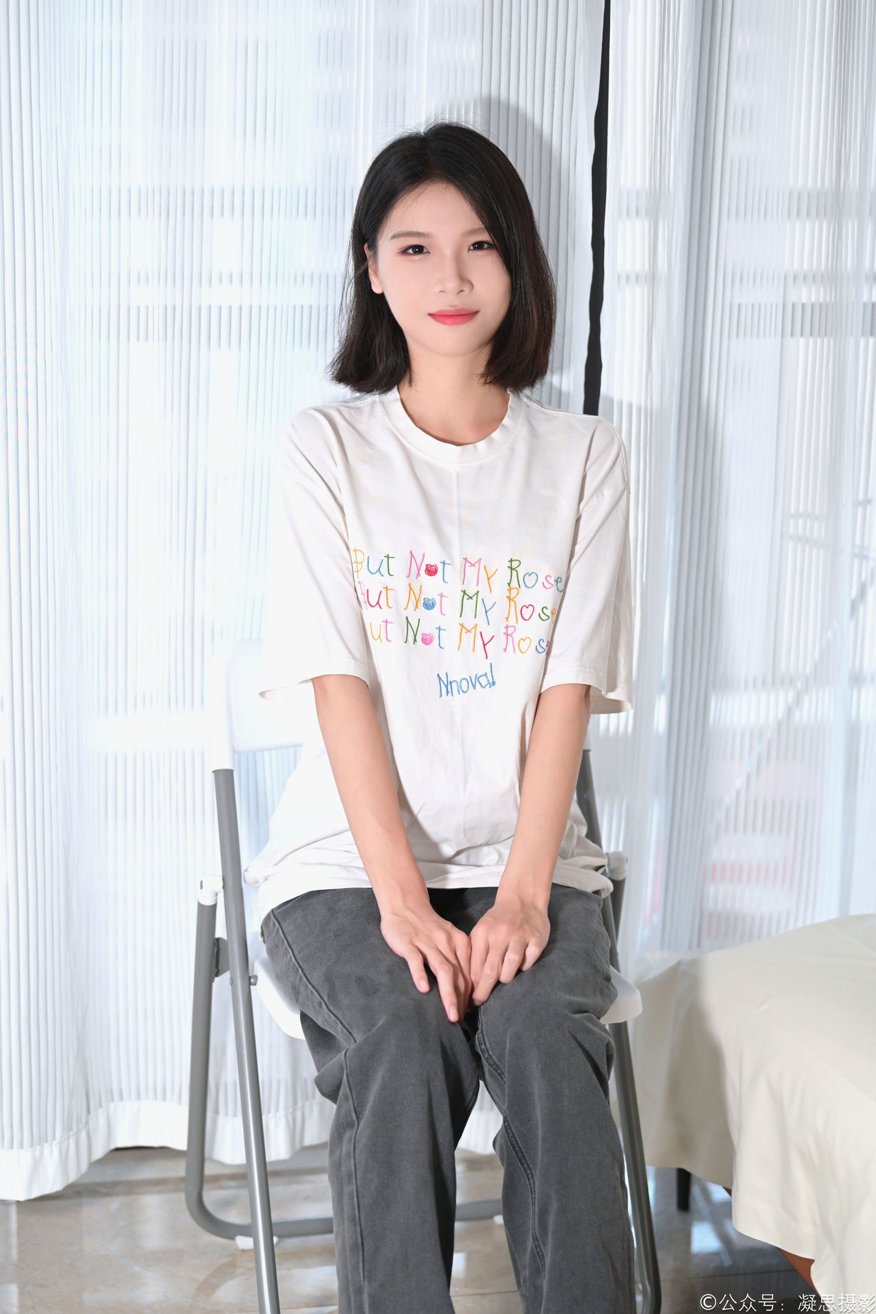 凝思摄影 No.042 小睿 - T恤、短白袜、平底鞋/(135P)