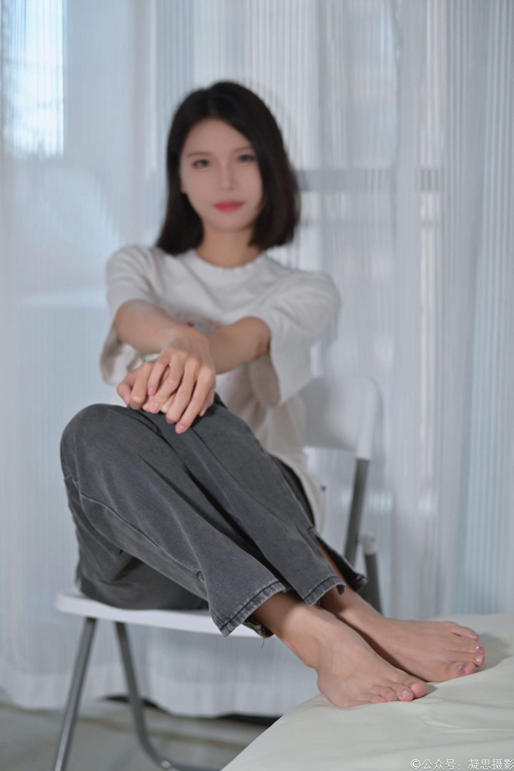 凝思摄影 No.042 小睿 - T恤、短白袜、平底鞋/(135P)