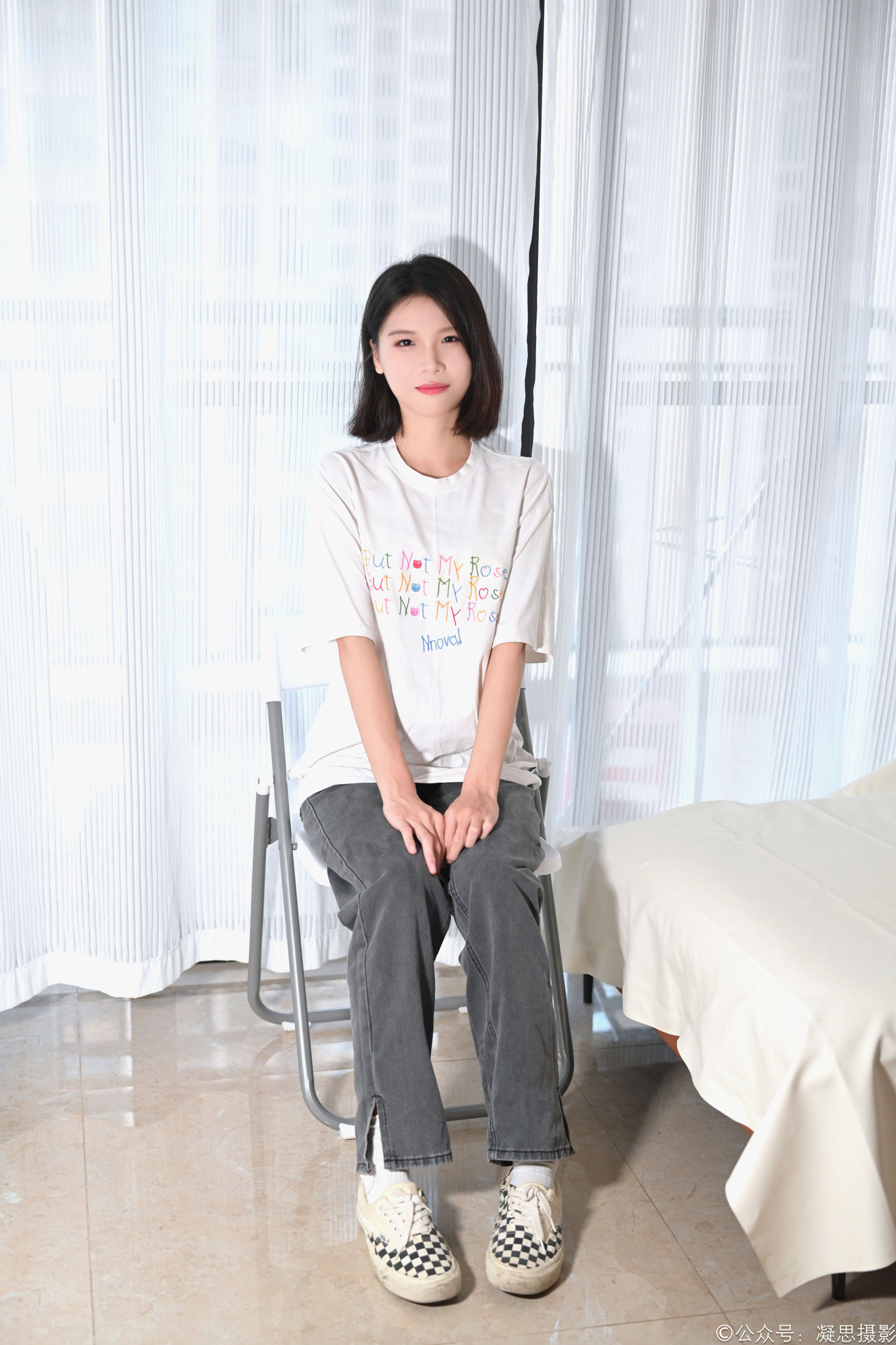凝思摄影 No.042 小睿 - T恤、短白袜、平底鞋/(135P)
