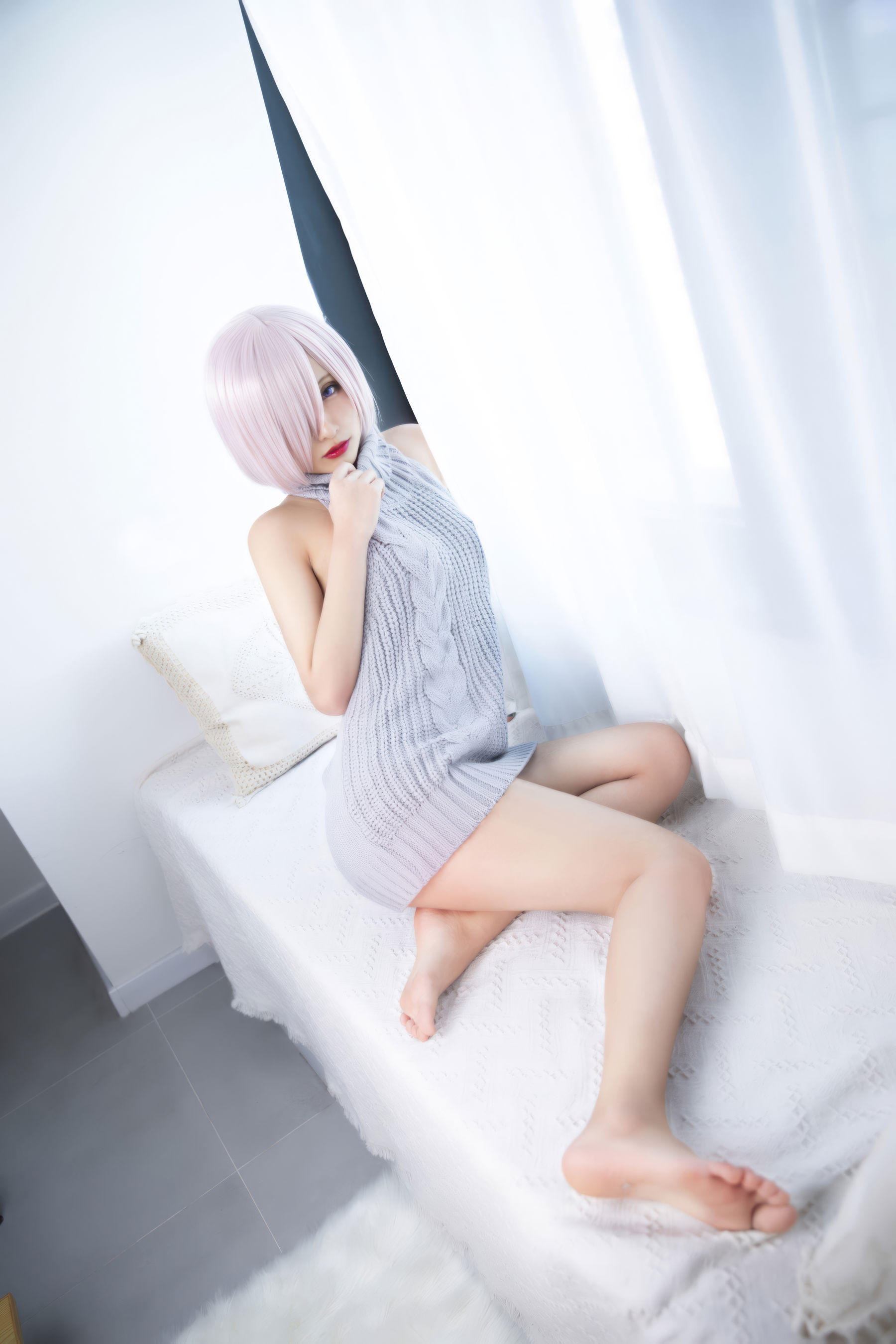 动漫博主 洛璃LoLiSAMA - 玛修露背毛衣/(23P)