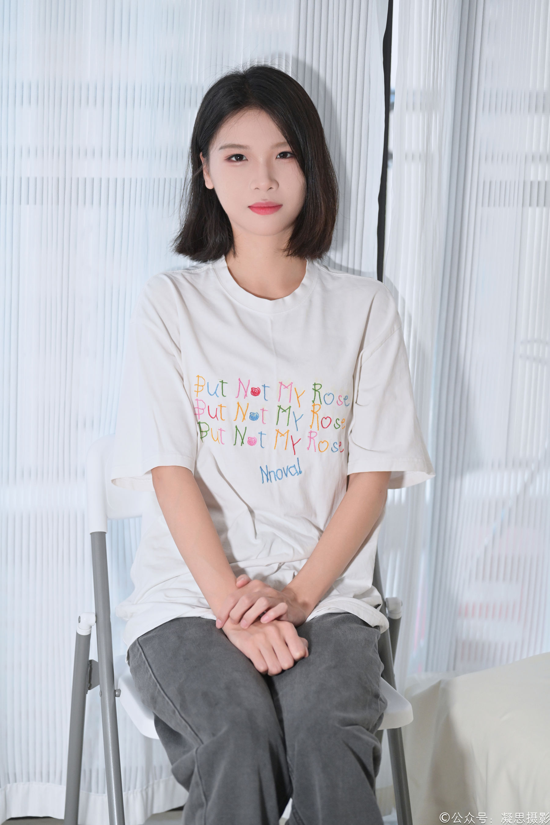 凝思摄影 No.042 小睿 - T恤、短白袜、平底鞋/(135P)