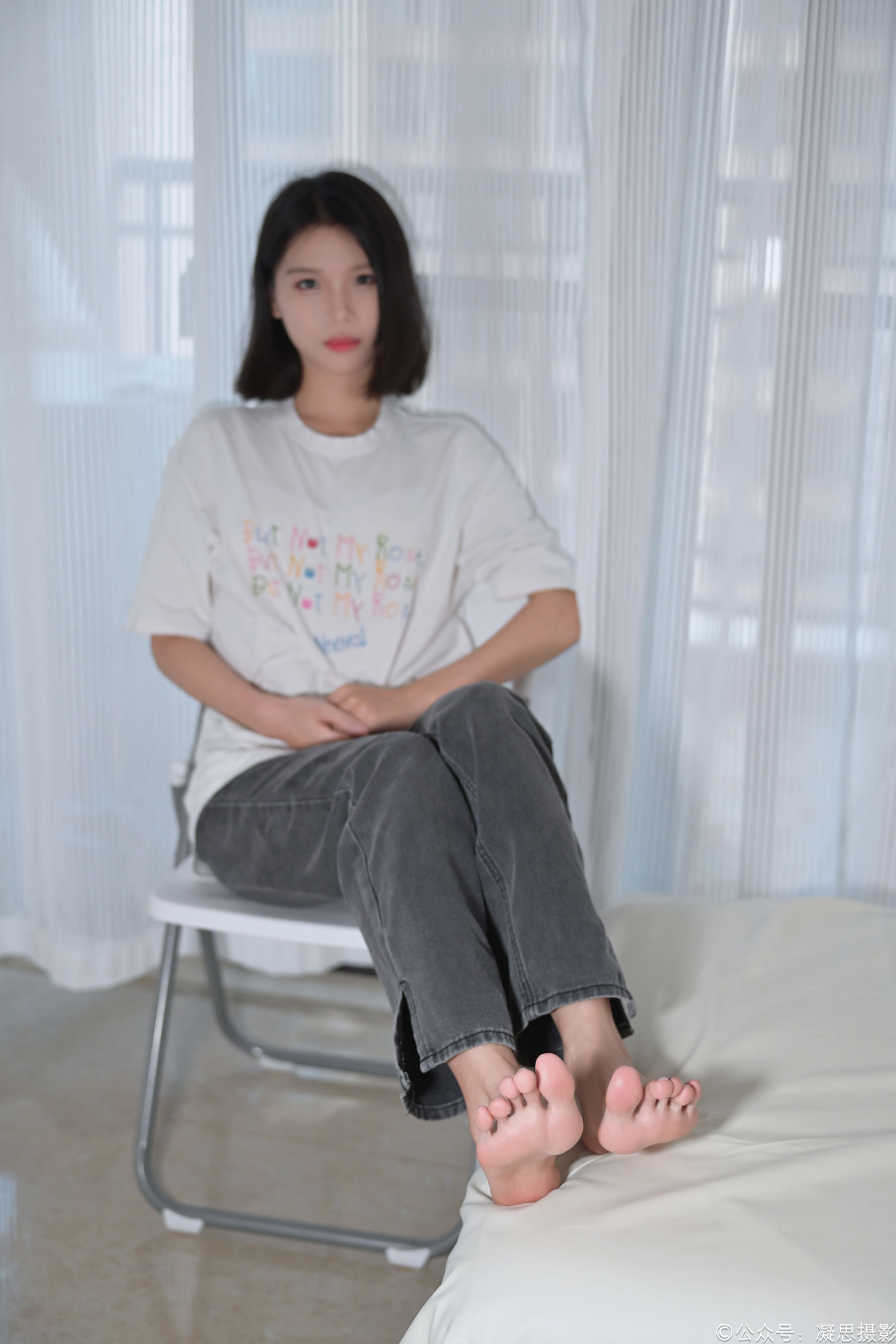 凝思摄影 No.042 小睿 - T恤、短白袜、平底鞋/(135P)