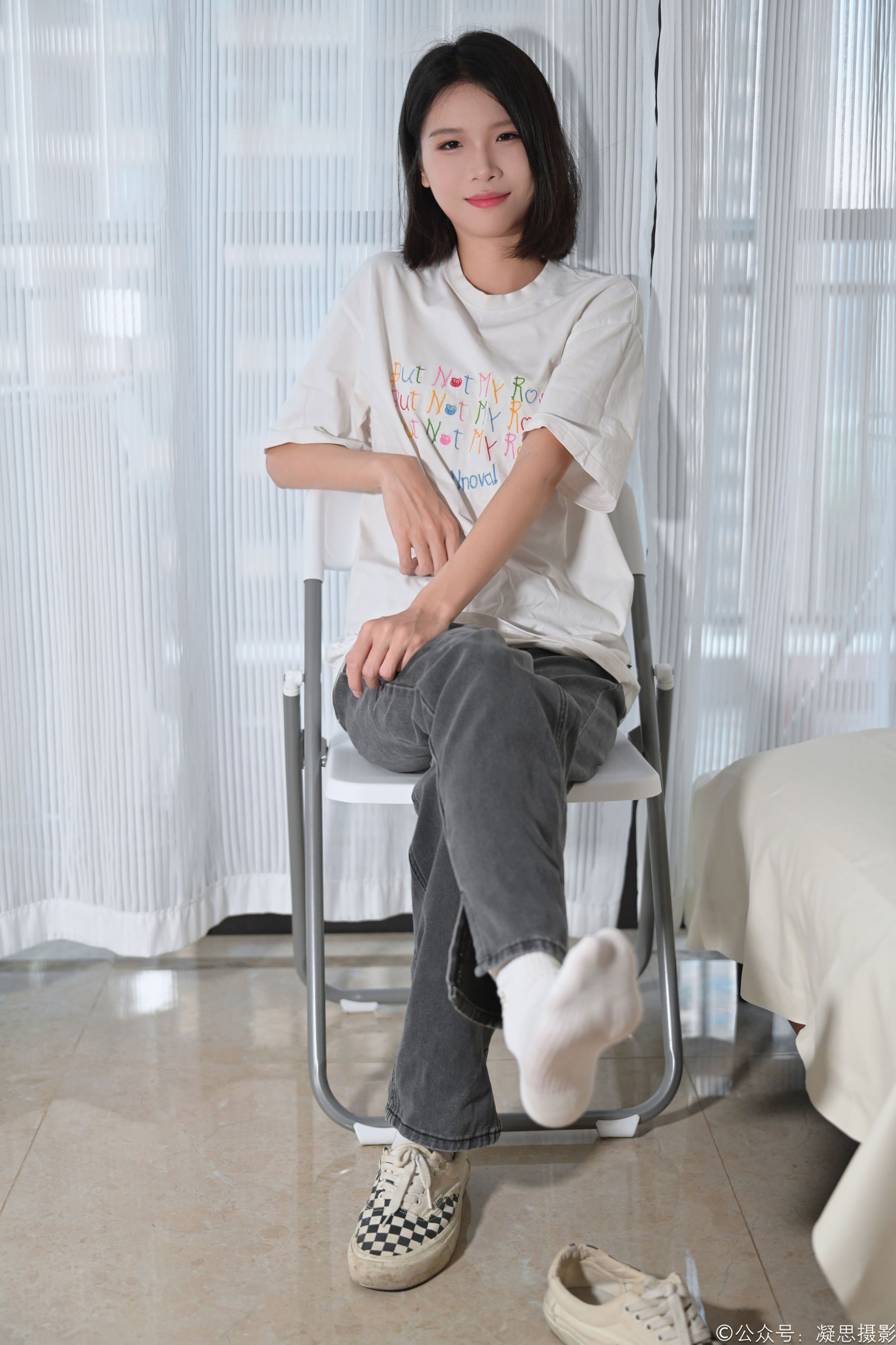 凝思摄影 No.042 小睿 - T恤、短白袜、平底鞋/(135P)