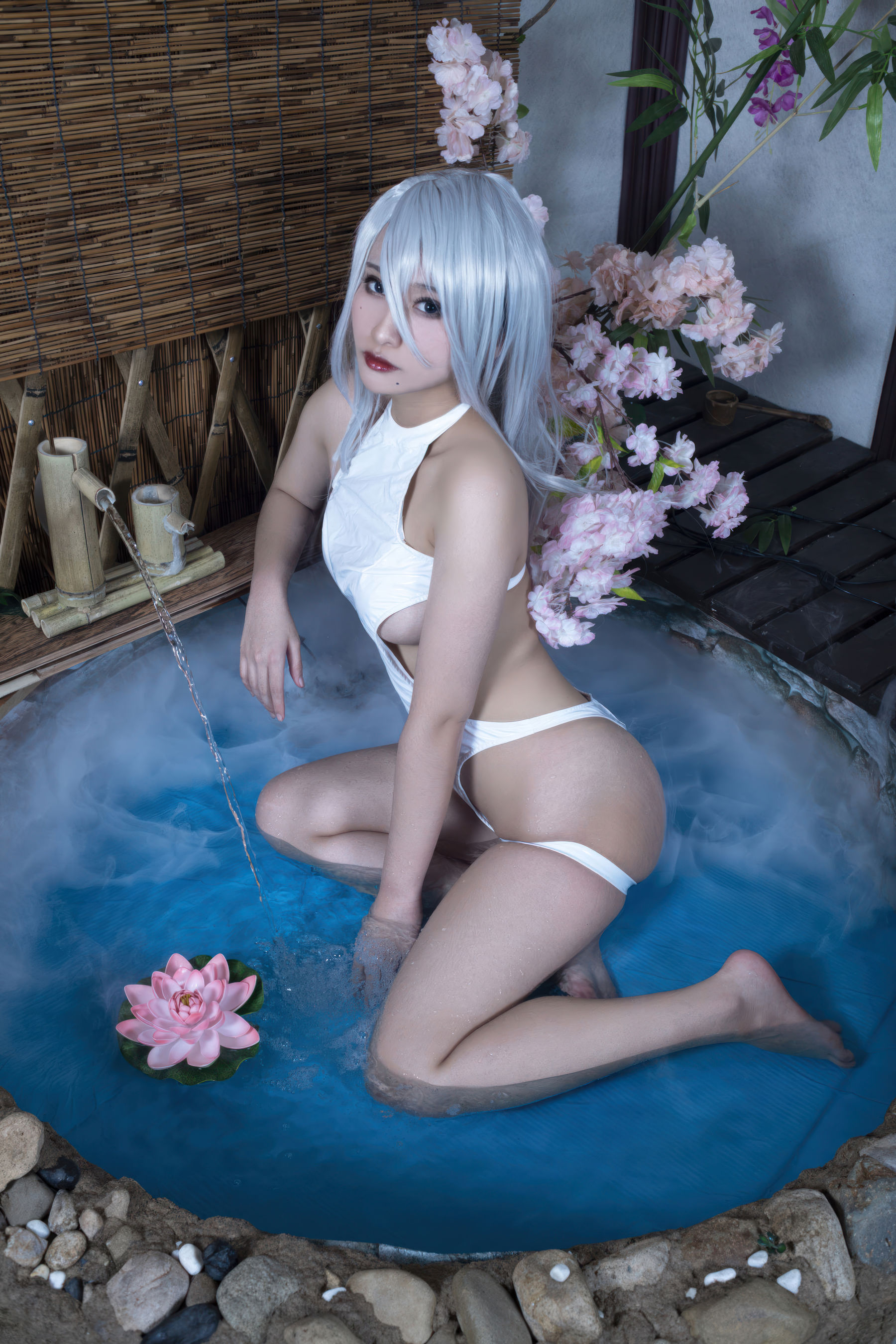动漫博主 洛璃LoLiSAMA - 尼尔：机械纪元 A2 白色竞泳/(60P)