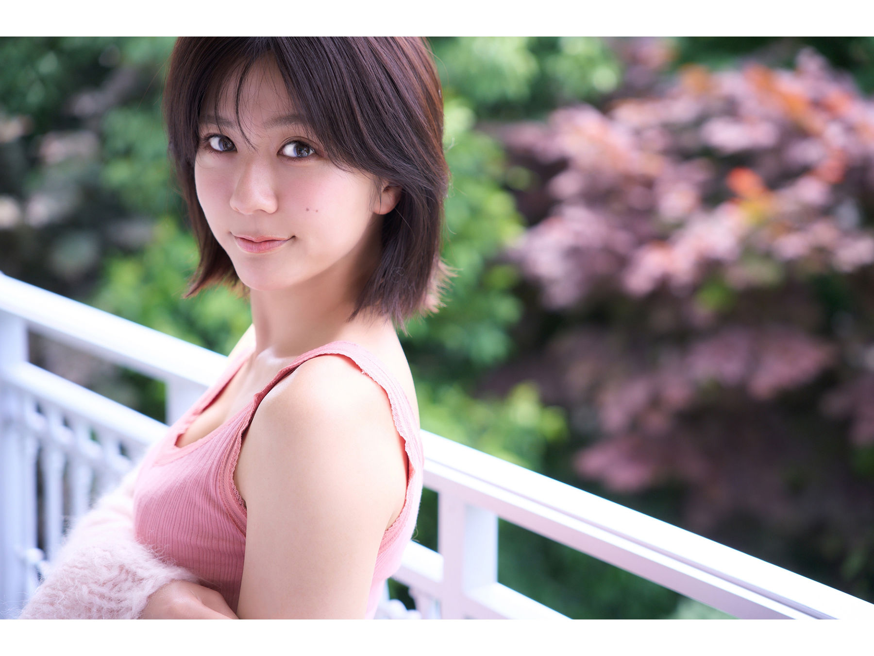 清水麻璃亜 - まりあさん、見せすぎです！/(87P)