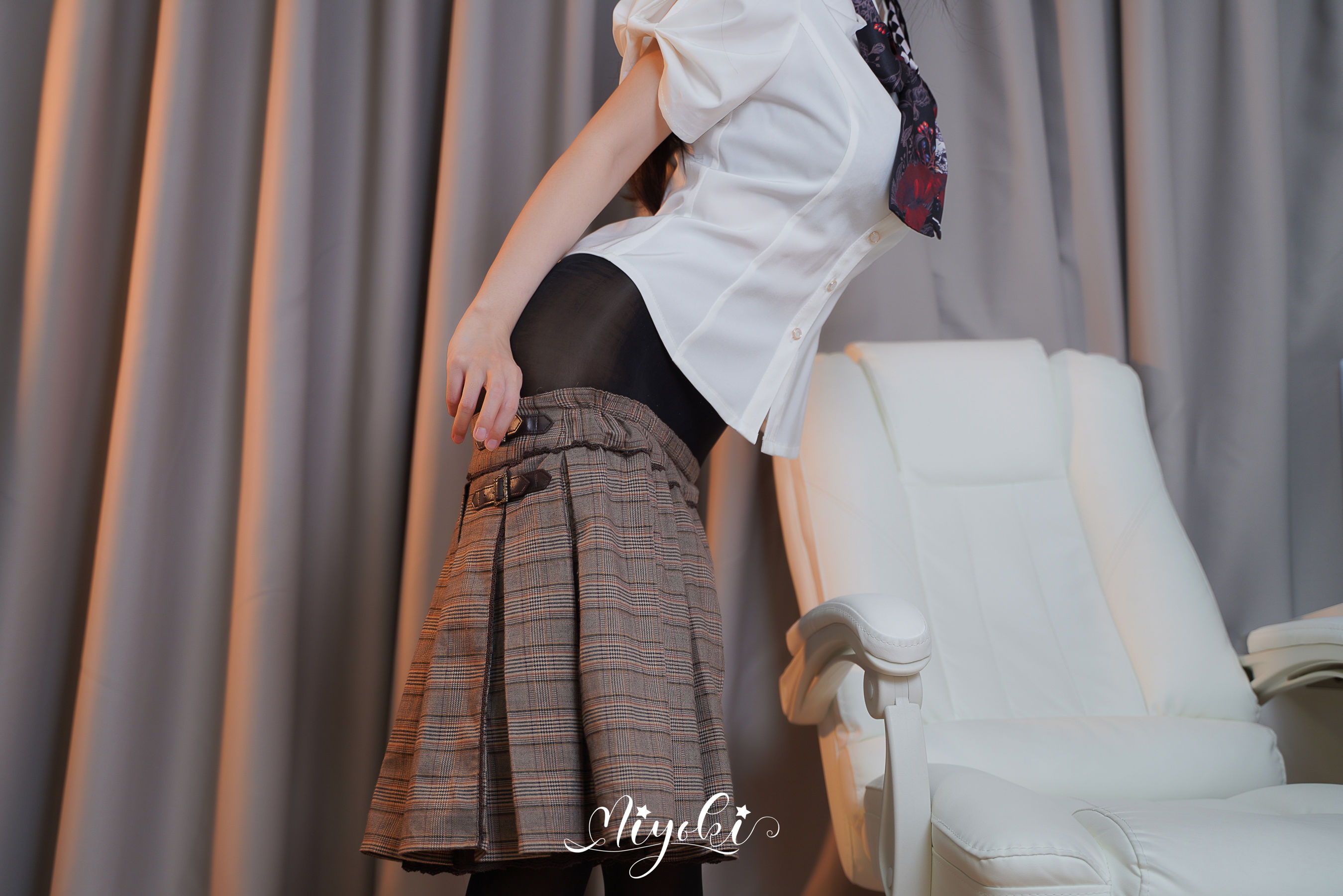 铃木美咲 福利 - 美人女教师想和我谈恋爱？骗人的吧！第二话/(45P)