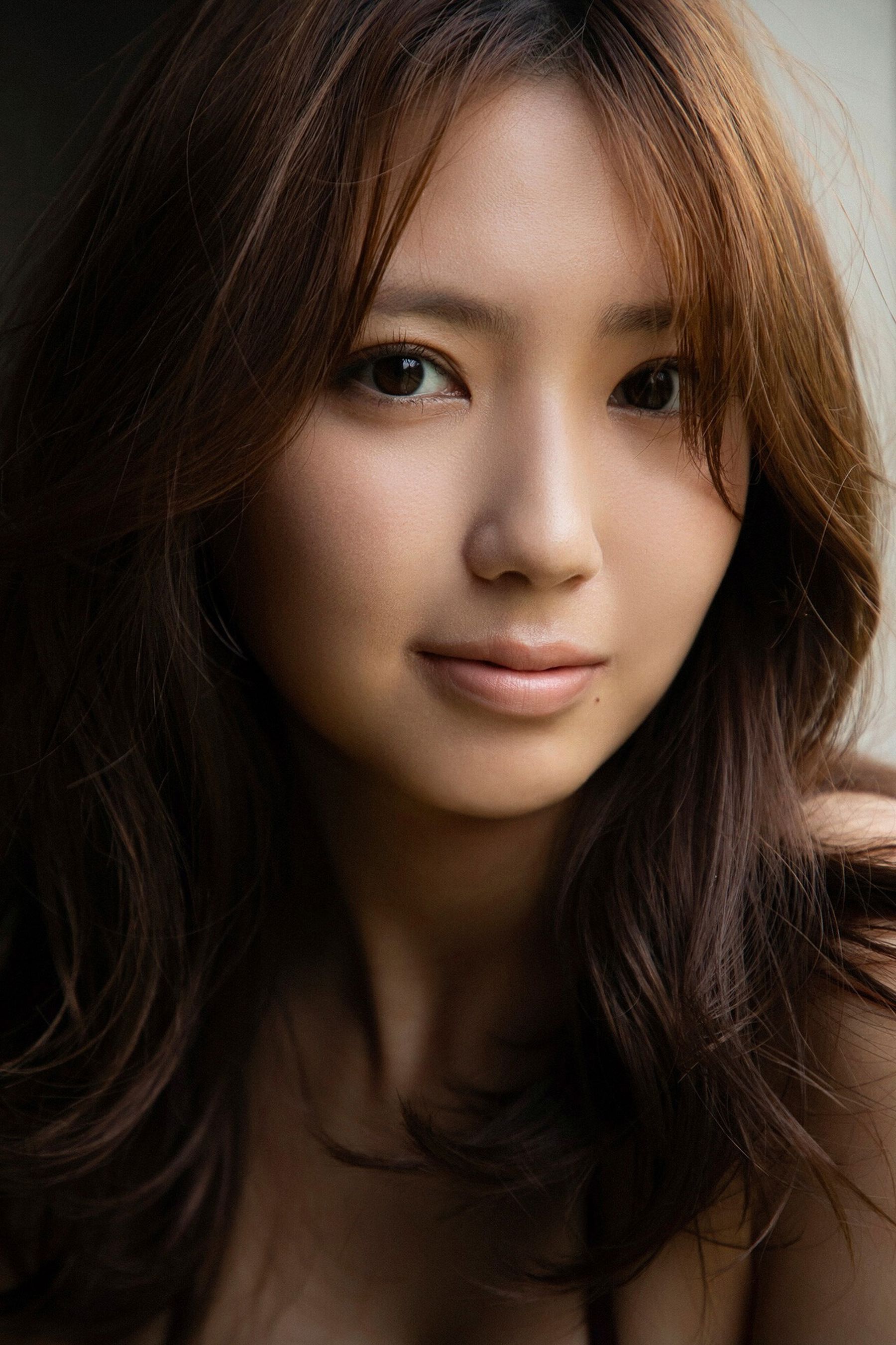 沢口愛華 - Silent Heat/(83P)