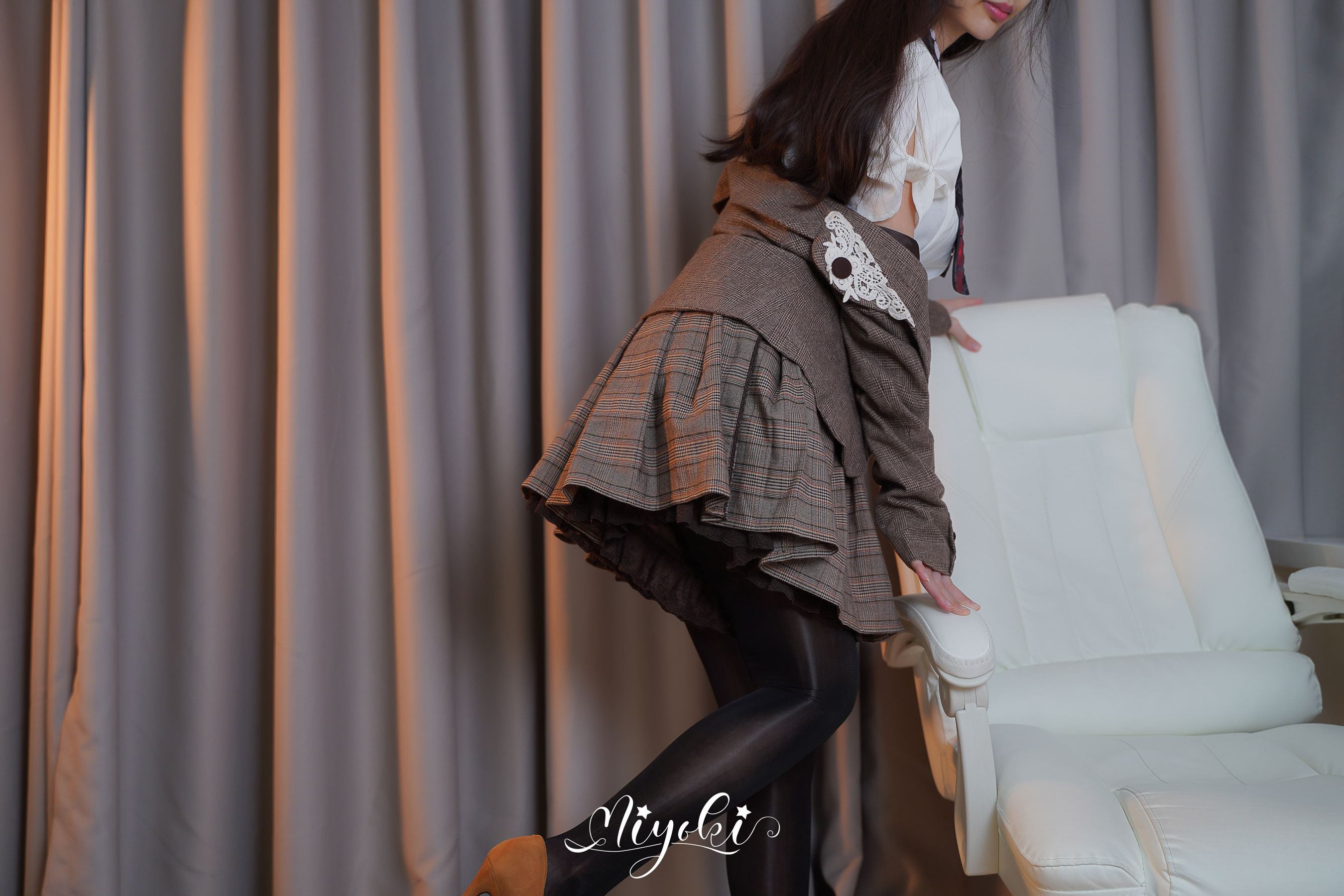 铃木美咲 福利 - 美人女教师想和我谈恋爱？骗人的吧！第二话/(45P)