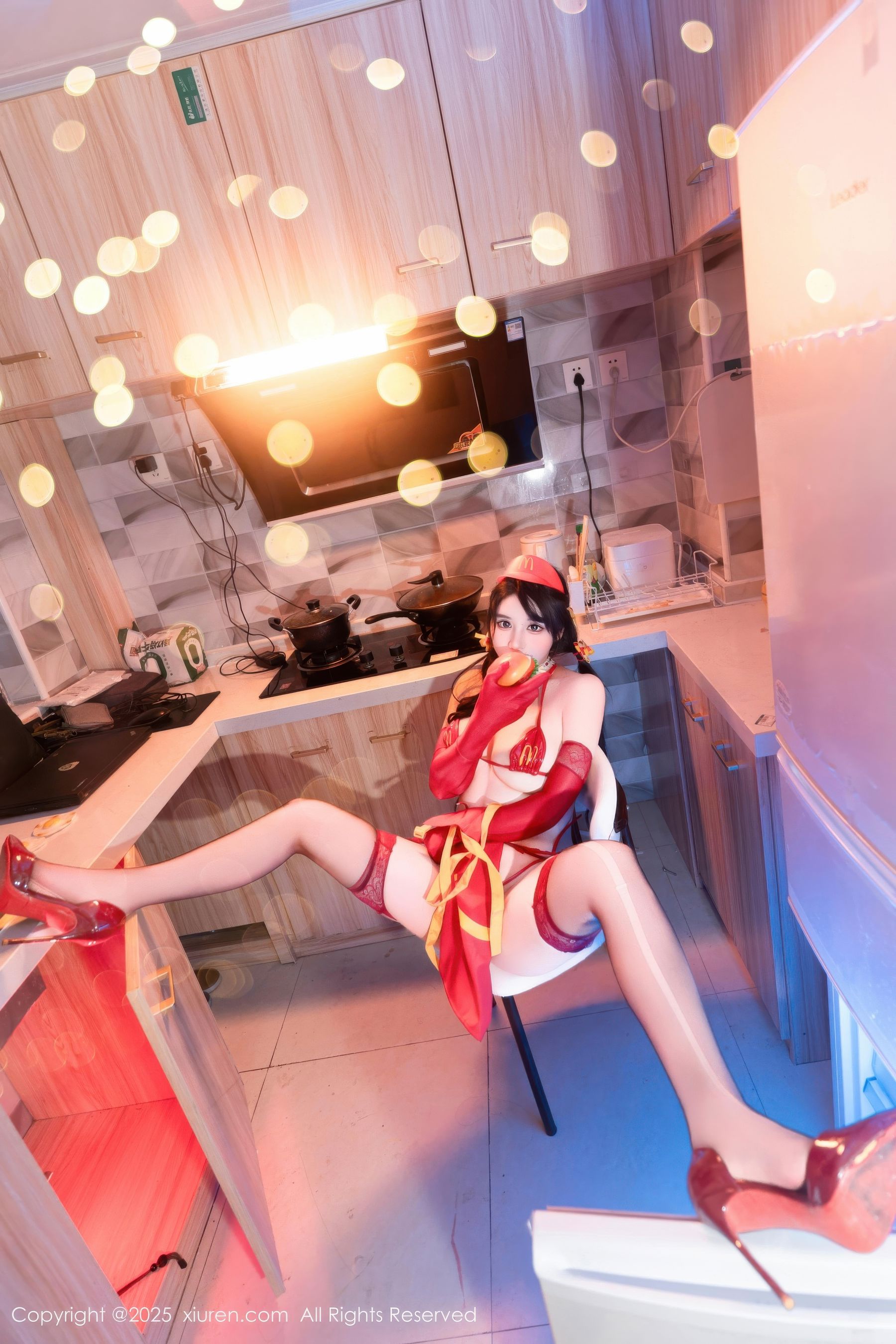[秀人XiuRen] 2025.12.25 No.11154 汐汐爱吃草莓/(78P)