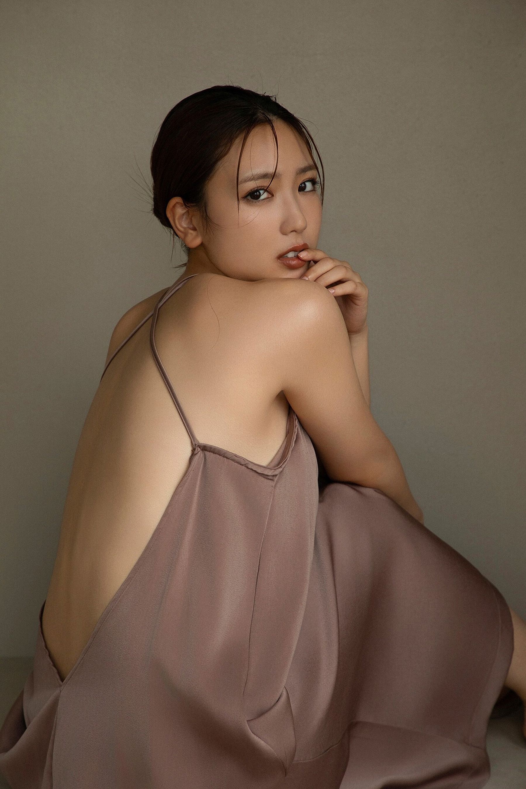 沢口愛華 - Silent Heat/(83P)