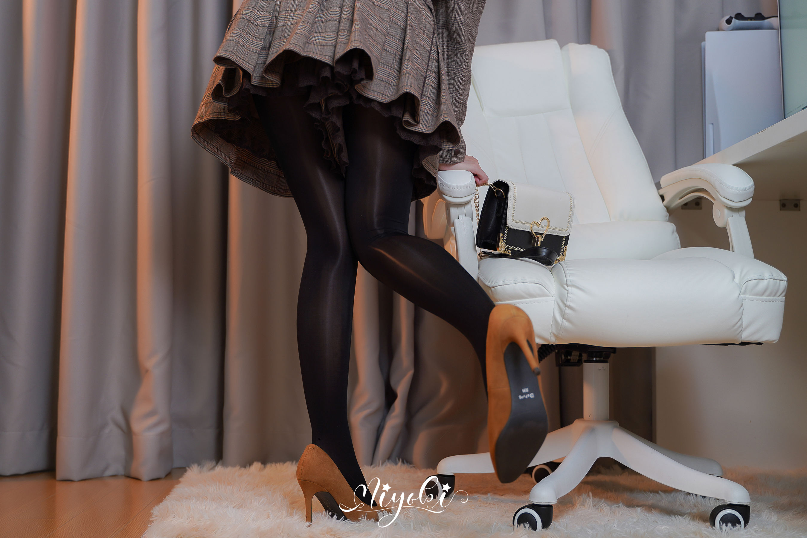铃木美咲 福利 - 美人女教师想和我谈恋爱？骗人的吧！第二话/(45P)