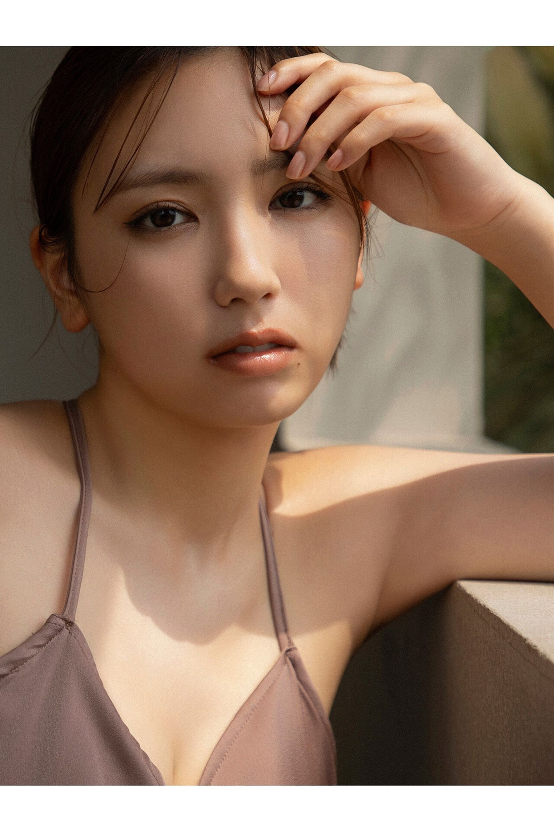沢口愛華 - Silent Heat/(83P)