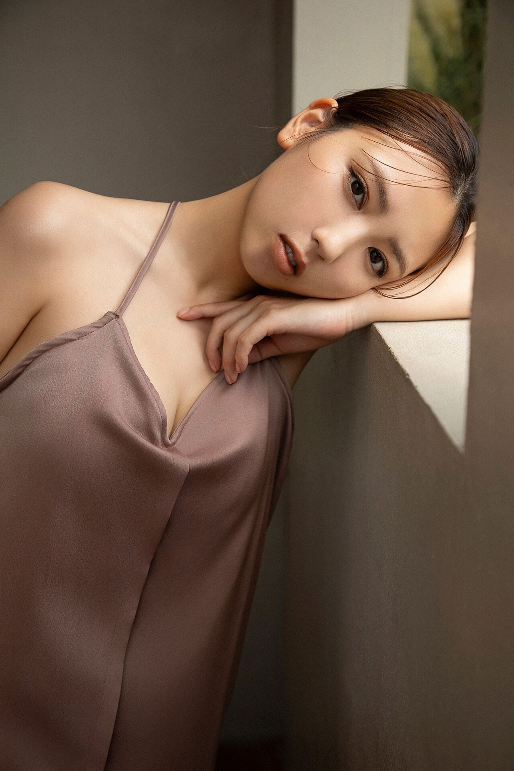 沢口愛華 - Silent Heat/(83P)