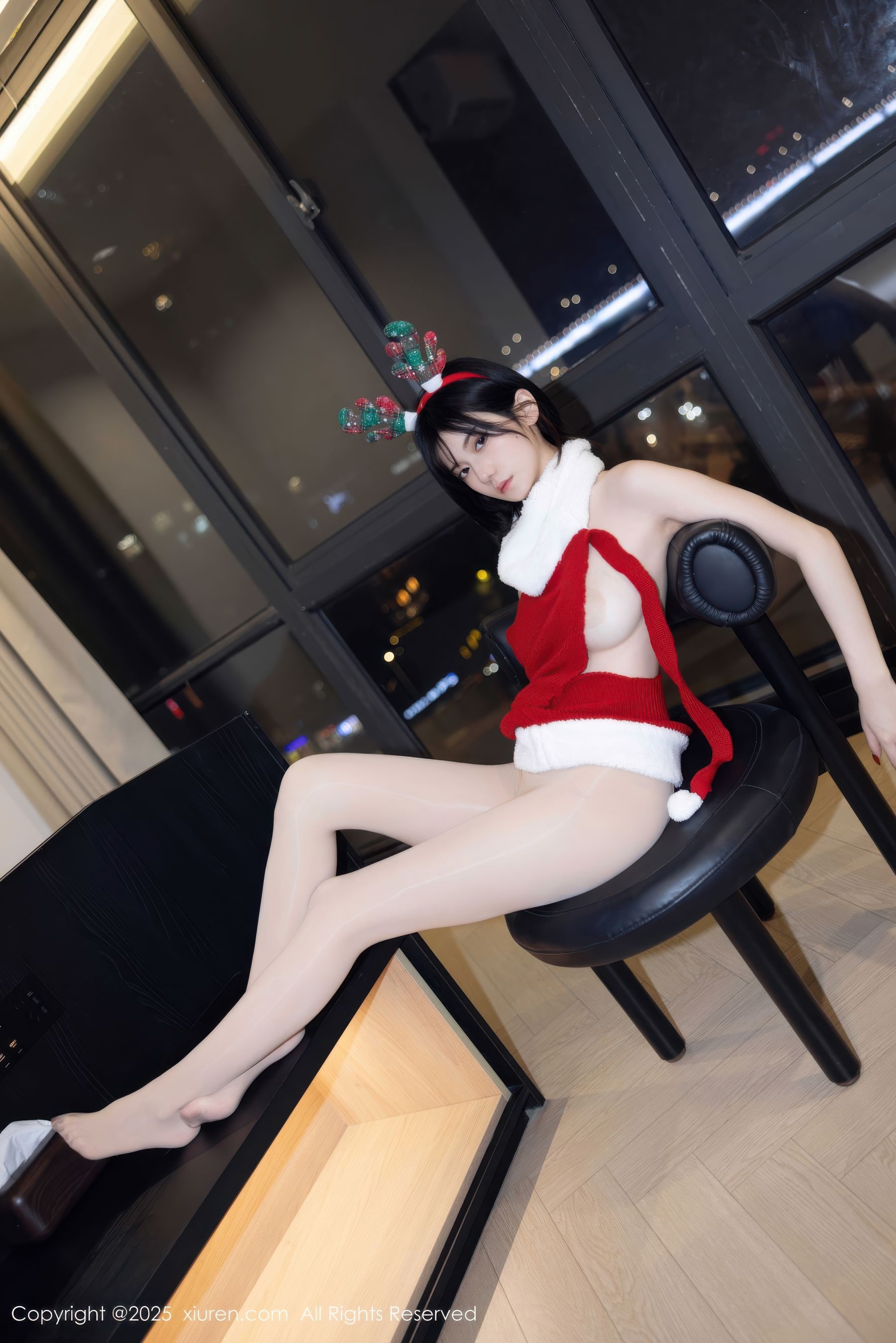 [秀人XiuRen] 2025.12.25 No.11158 凌七七/(86P)