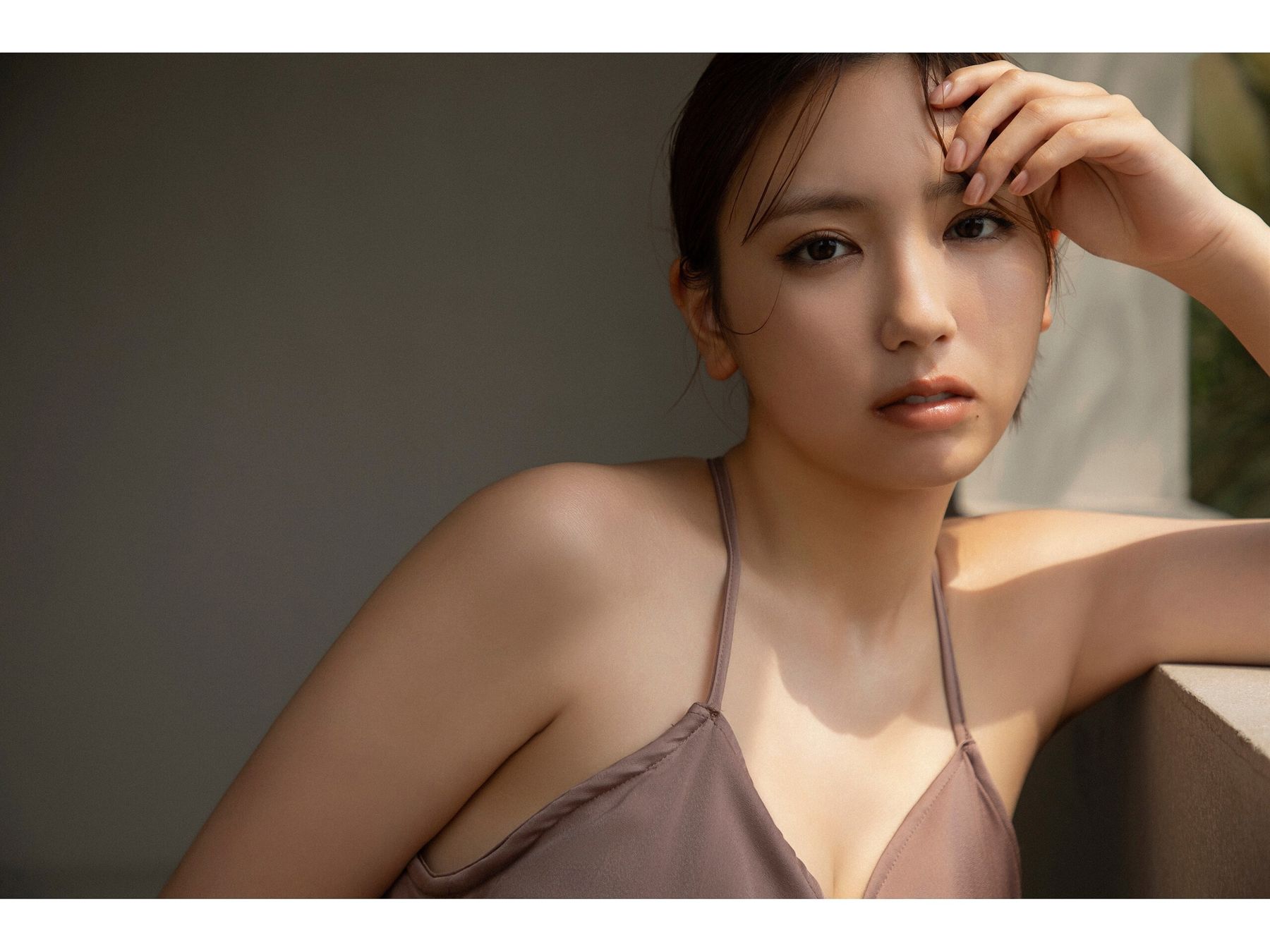 沢口愛華 - Silent Heat/(83P)