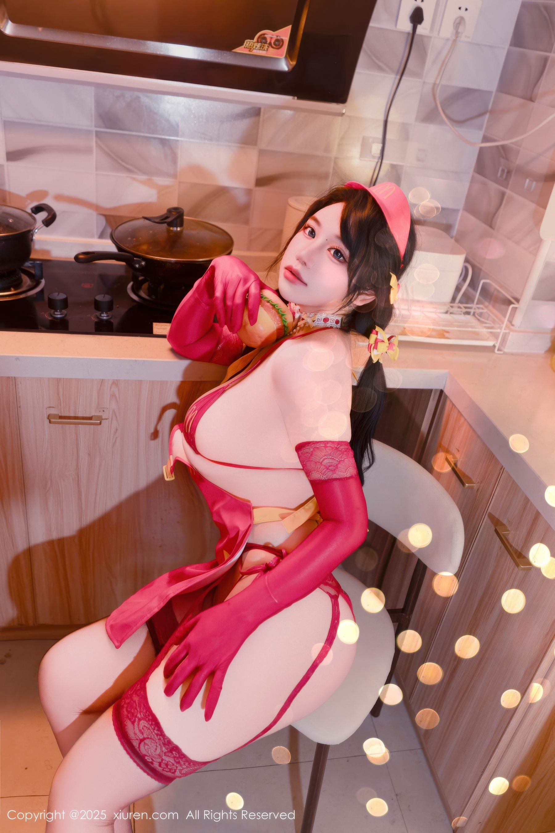 [秀人XiuRen] 2025.12.25 No.11154 汐汐爱吃草莓/(78P)