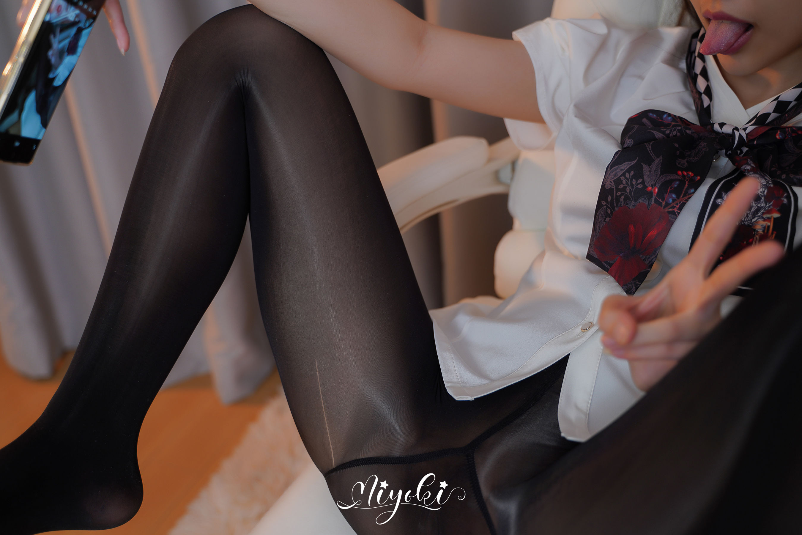 铃木美咲 福利 - 美人女教师想和我谈恋爱？骗人的吧！第二话/(45P)