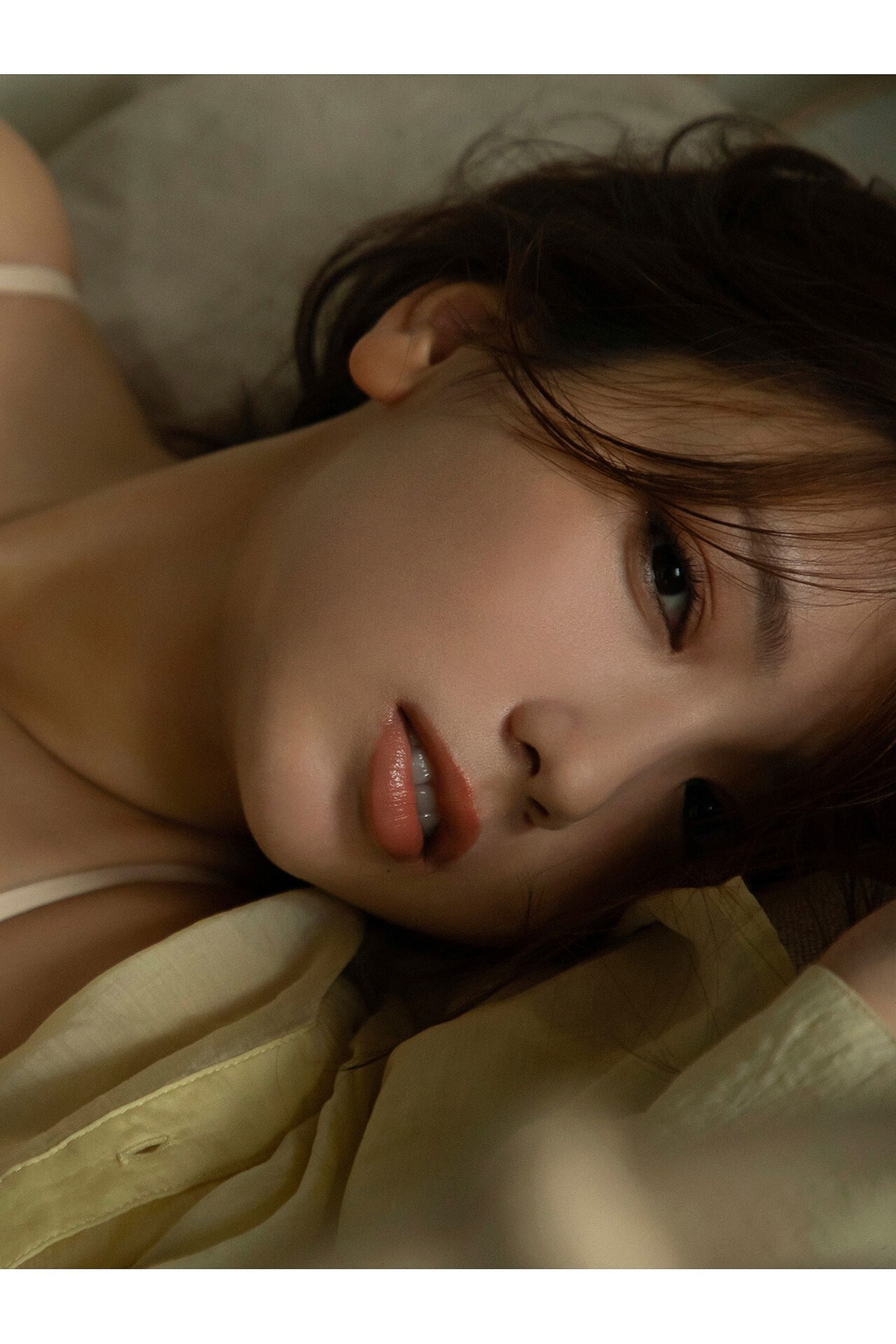 沢口愛華 - Silent Heat/(83P)
